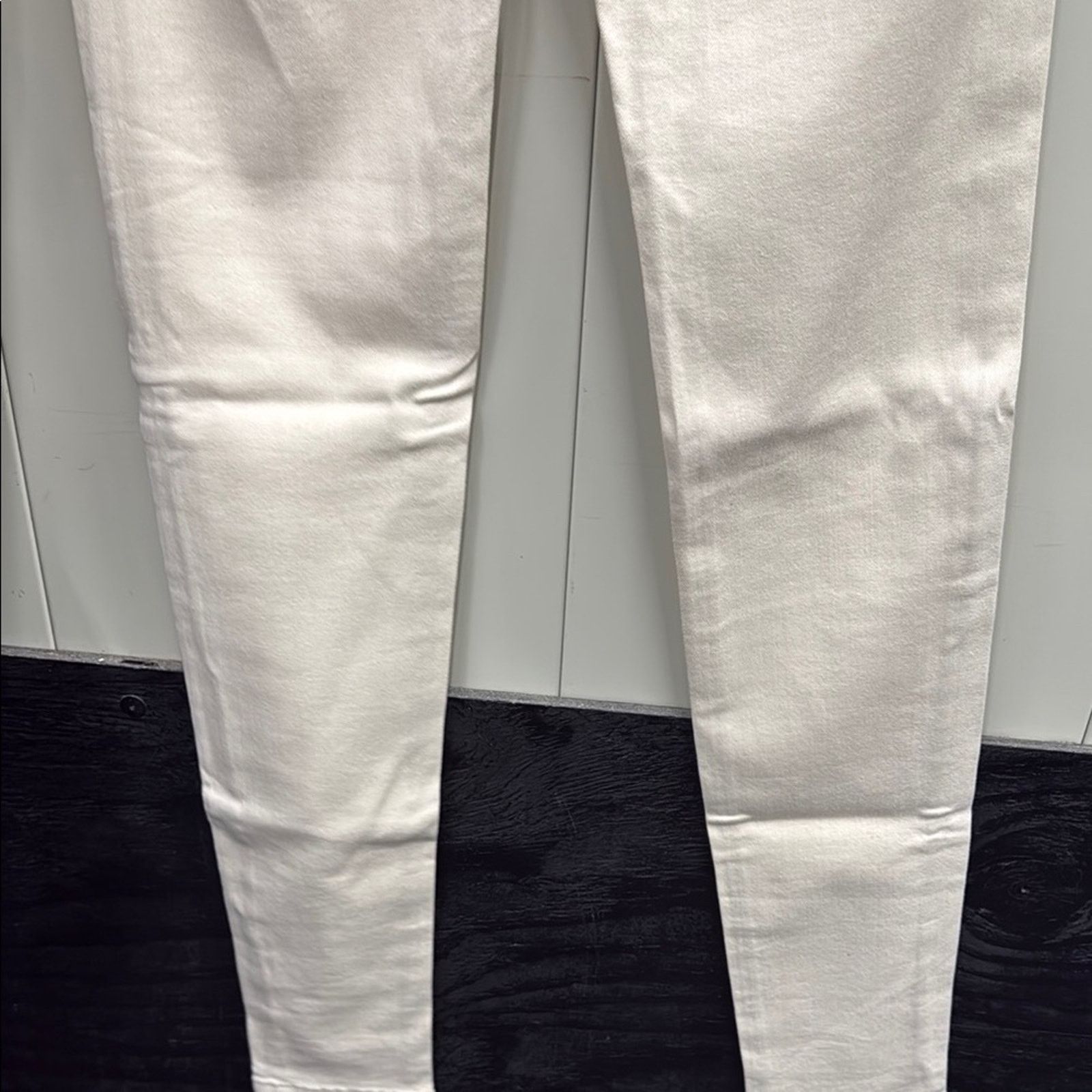 Victoria Beckham NWT Victoria Beckham cream women’s Skinny jeans Size 28 Size 28" / US 6 / IT 42 - 7 Thumbnail
