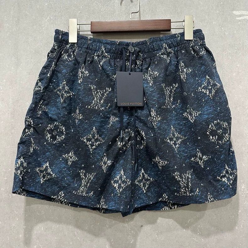 Louis Vuitton Louis Vuitton size l 25 New Sailing Full Logo Shorts Size US 28 / EU 44 - 1 Thumbnail