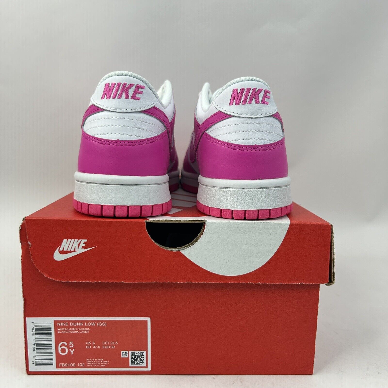 Nike Nike Dunk Low GS “Laser Fuchsia/Barbie” 2024 Size US 8 / IT 38 - 4 Thumbnail