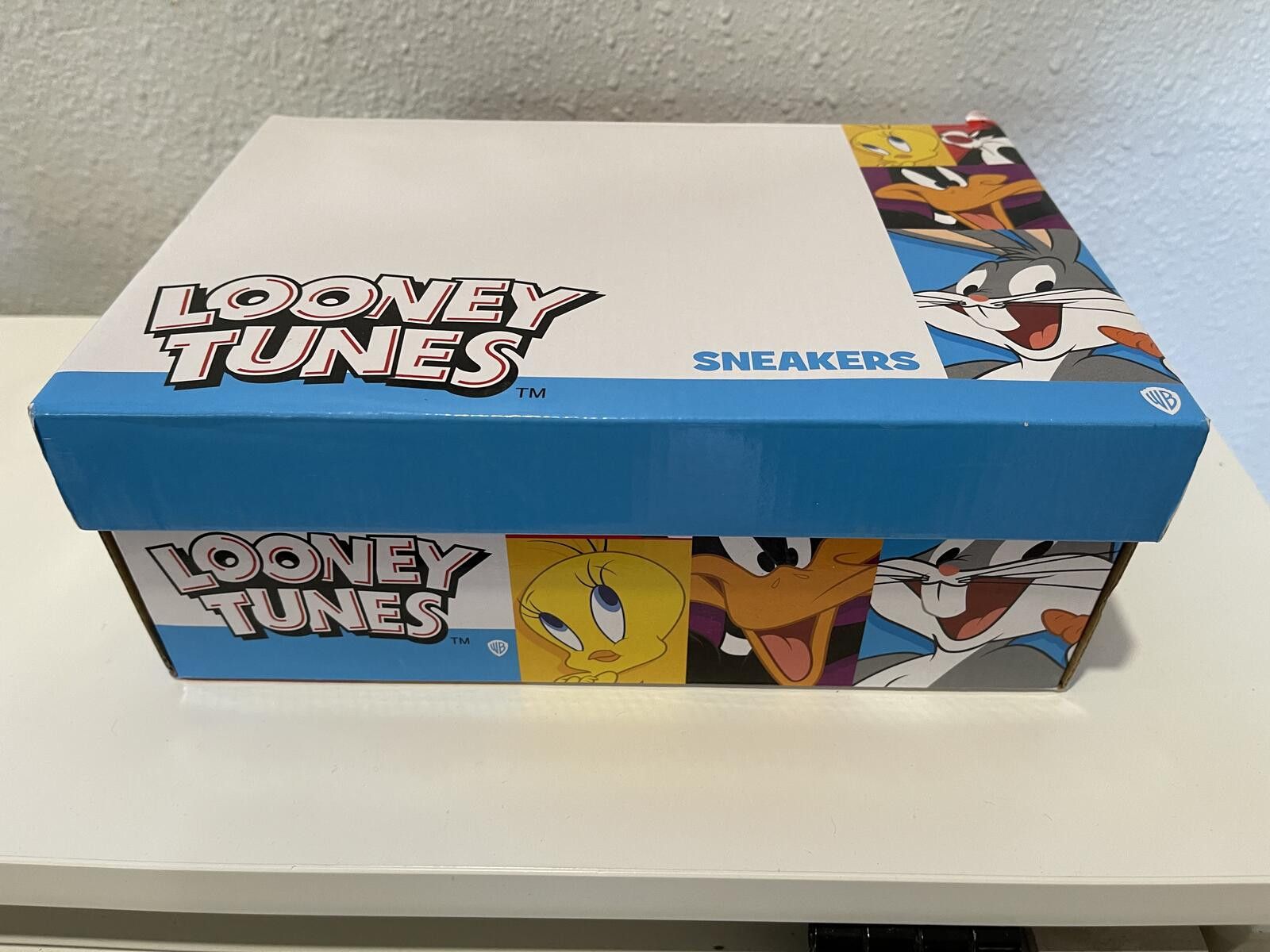 Other Looney Tunes Girls' Slip-On Sneakers Size 11 Size US 11 / IT 41 - 3 Thumbnail