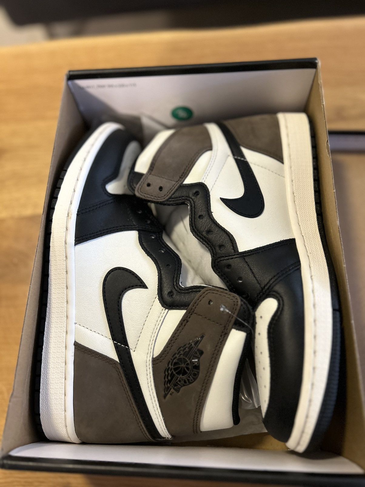 Jordan Brand 🔥 JORDAN 1 RETRO DARK MOCHA ☕️ NEW 🆕 Size US 9.5 / EU 42-43 - 3 Thumbnail