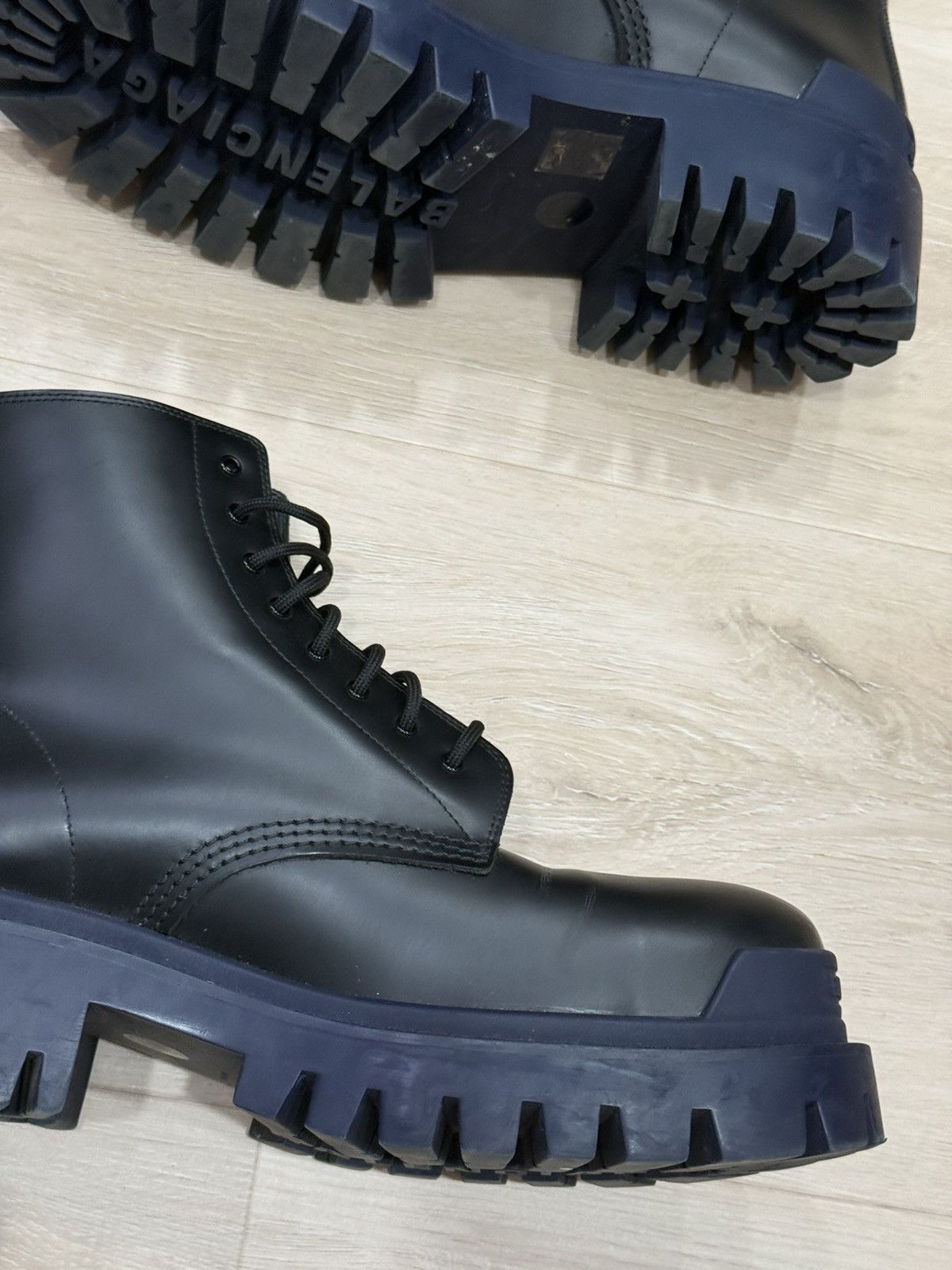 Balenciaga Balenciaga Strike Boots Size US 11 / EU 44 - 13 Thumbnail
