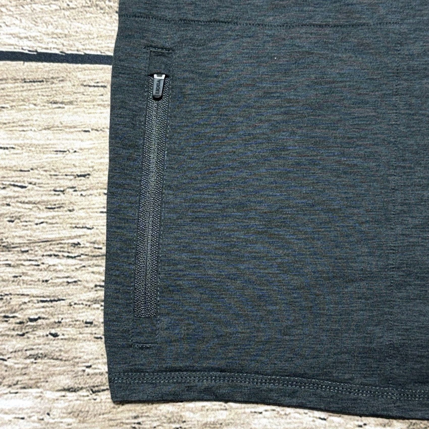 Vuori Vuori Shirt Mens XL Gray Ease Performance 1/2 Zip Pullover Golf Activewear Casual Moderate Weight Size US XL / EU 56 / 4 - 4 Thumbnail