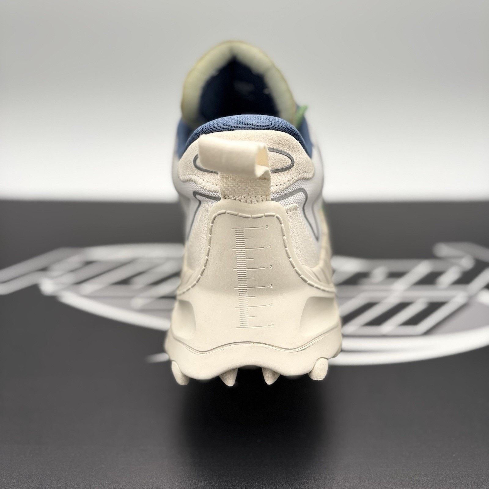 Off-White Off-White ODSY-1000 ' White, Green Spray Paint ' | GREAT! Size US 12 / EU 45 - 3 Thumbnail