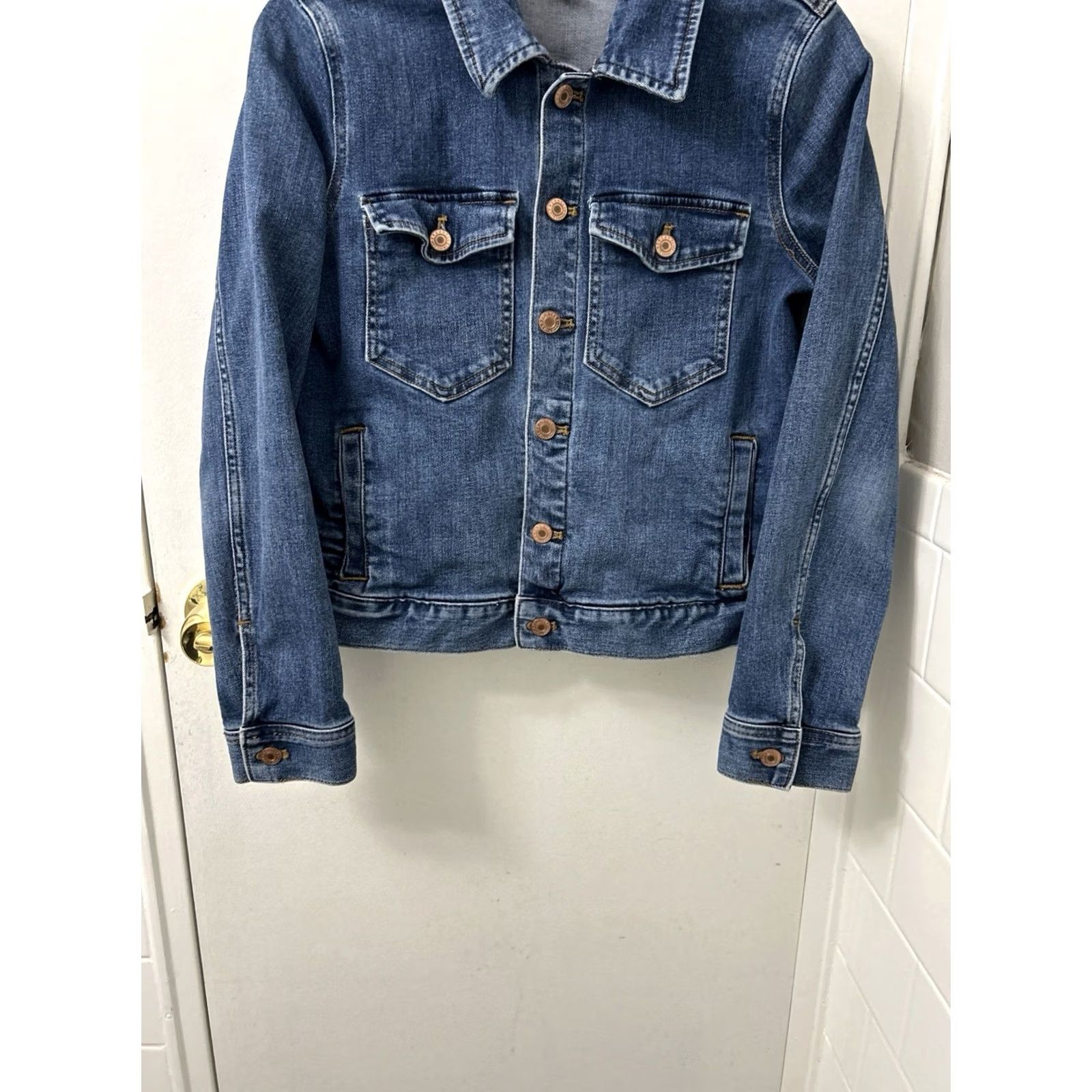 Denime J.Crew Mercantile Denim Trucker Jacket Womens S Small Wash Blue L/S Pockets Button Front Classic Fit Vintage No Size S / US 4 / IT 40 - 3 Thumbnail