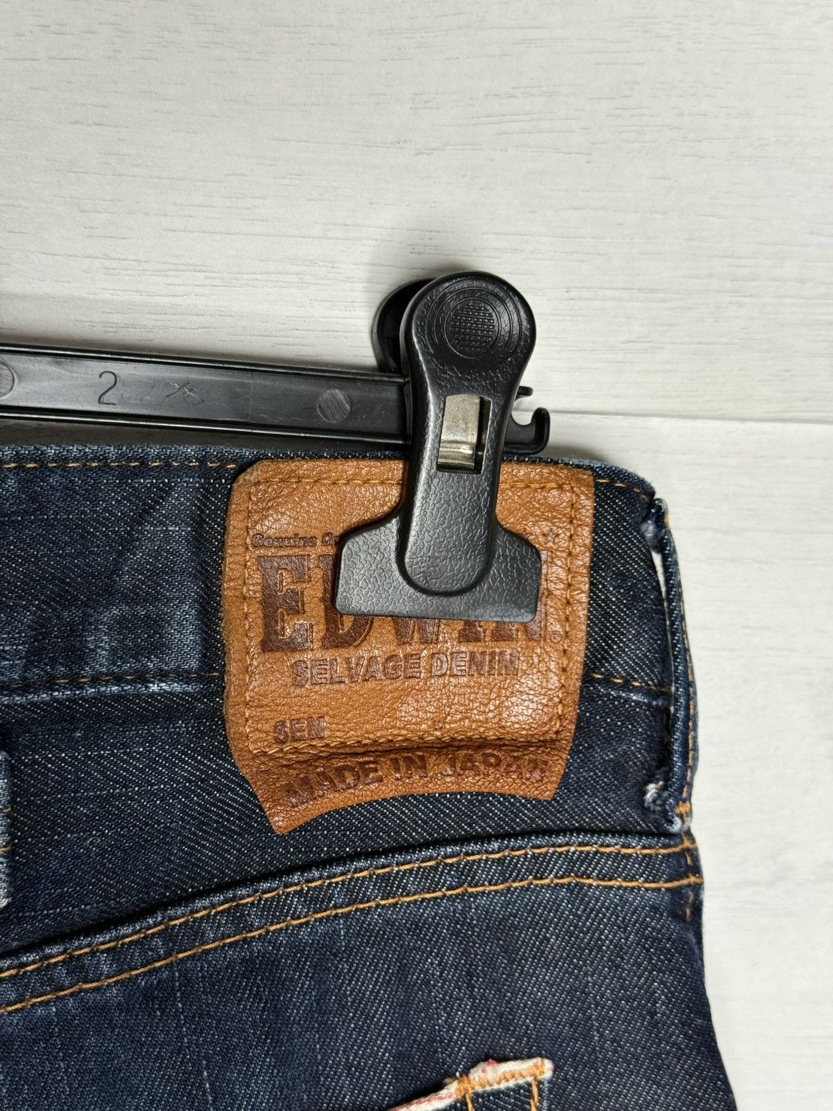 Edwin Edwin Japan SK505 Raw Selvage Denim Cinch Back Vintage Rare Size US 29 - 4 Thumbnail