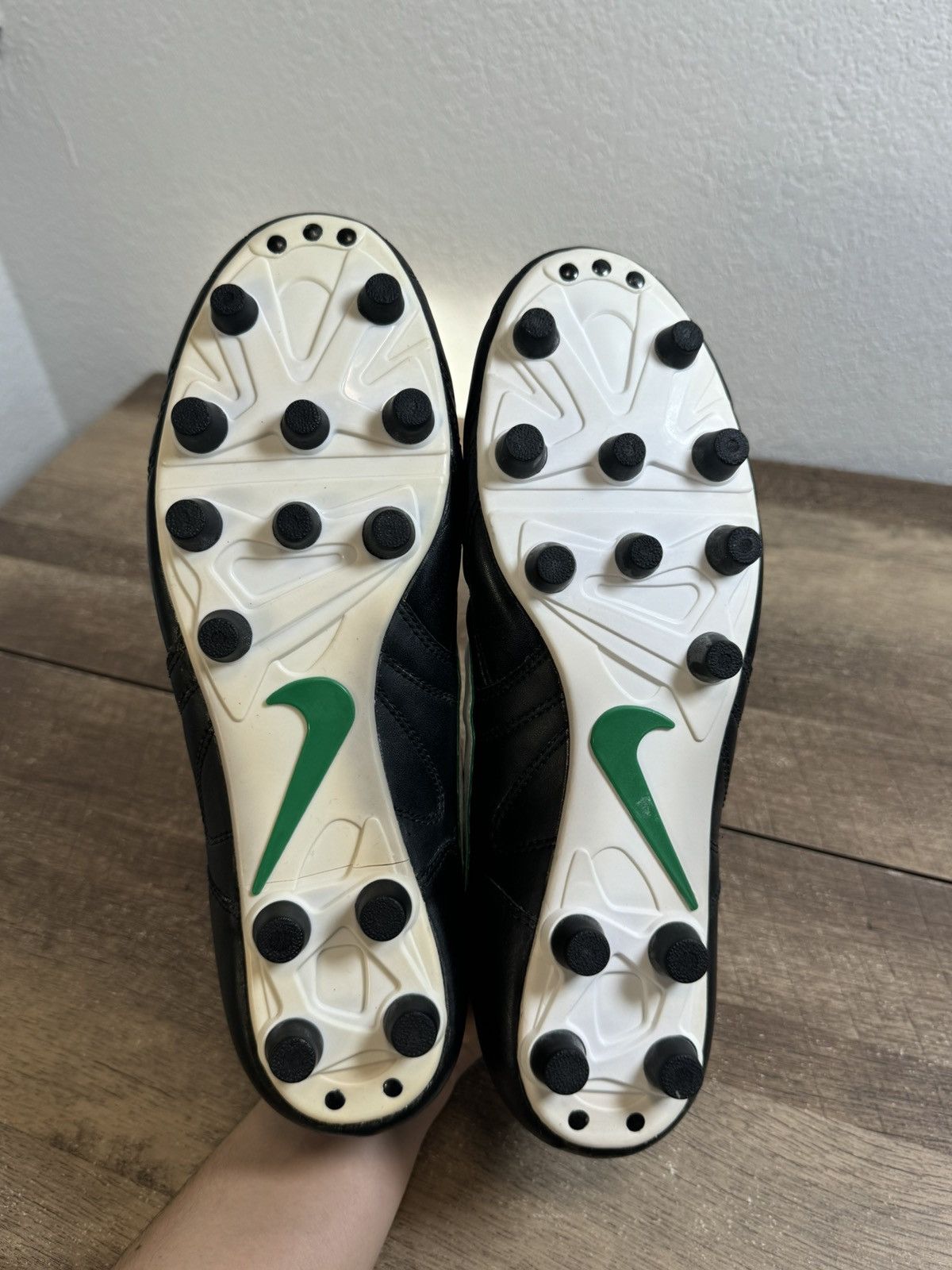 Nike Nike Eurostrike Vintage Football soccer Ronaldo r9 New Sz 9 Size US 9 / EU 42 - 7 Thumbnail