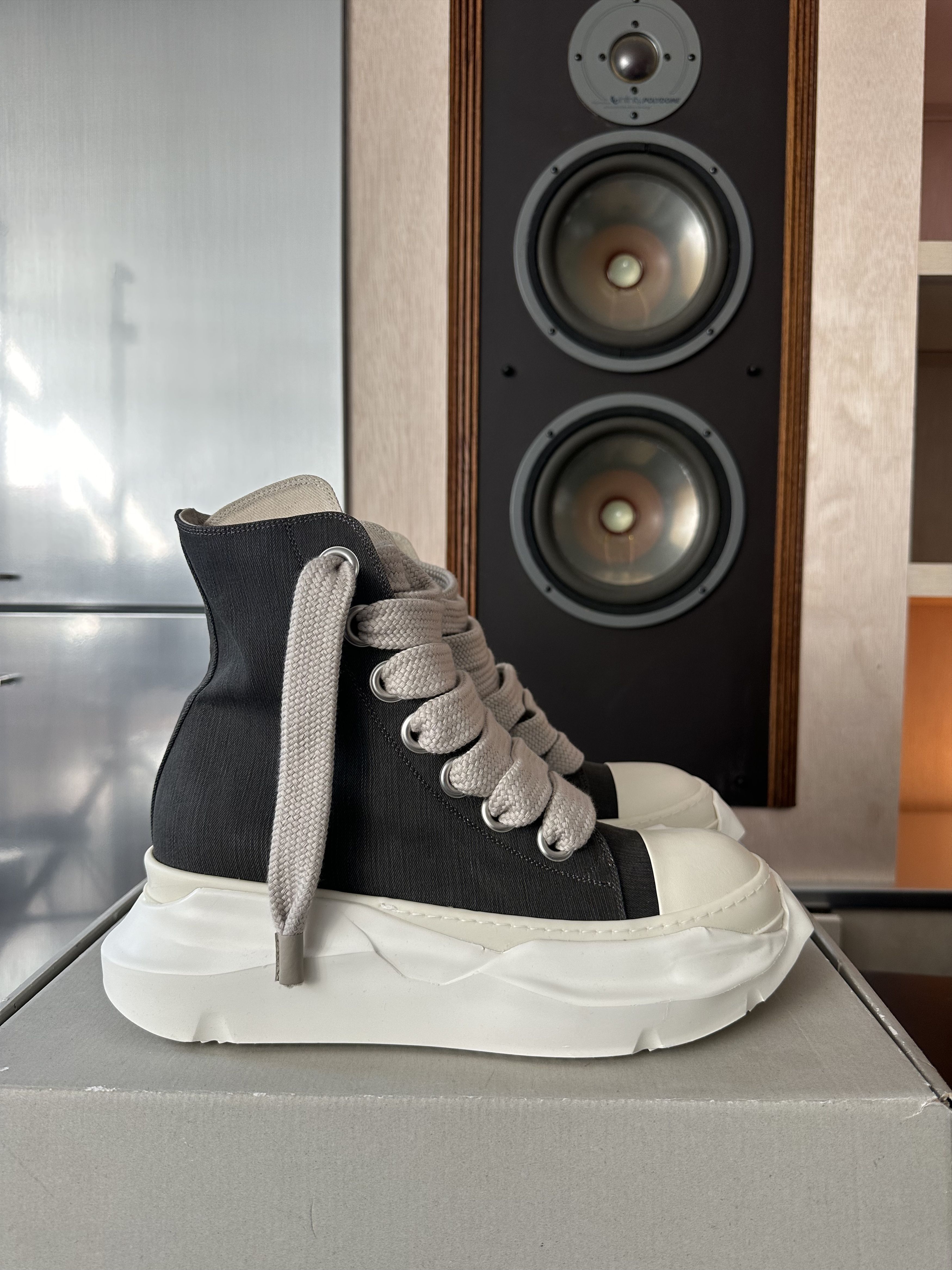 Rick Owens Drkshdw Rick Owens Drkshdw Abstract Jumbo Lace Grey Size 43.5/10.5 Size US 10.5 / EU 43-44 - 2 Thumbnail