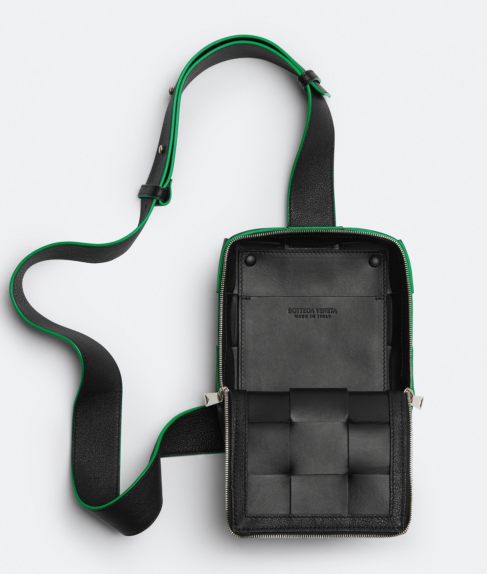 Bottega Veneta o1n1vont0225 Size: OS / Cassette Bag in Black/Green Size ONE SIZE - 3 Thumbnail