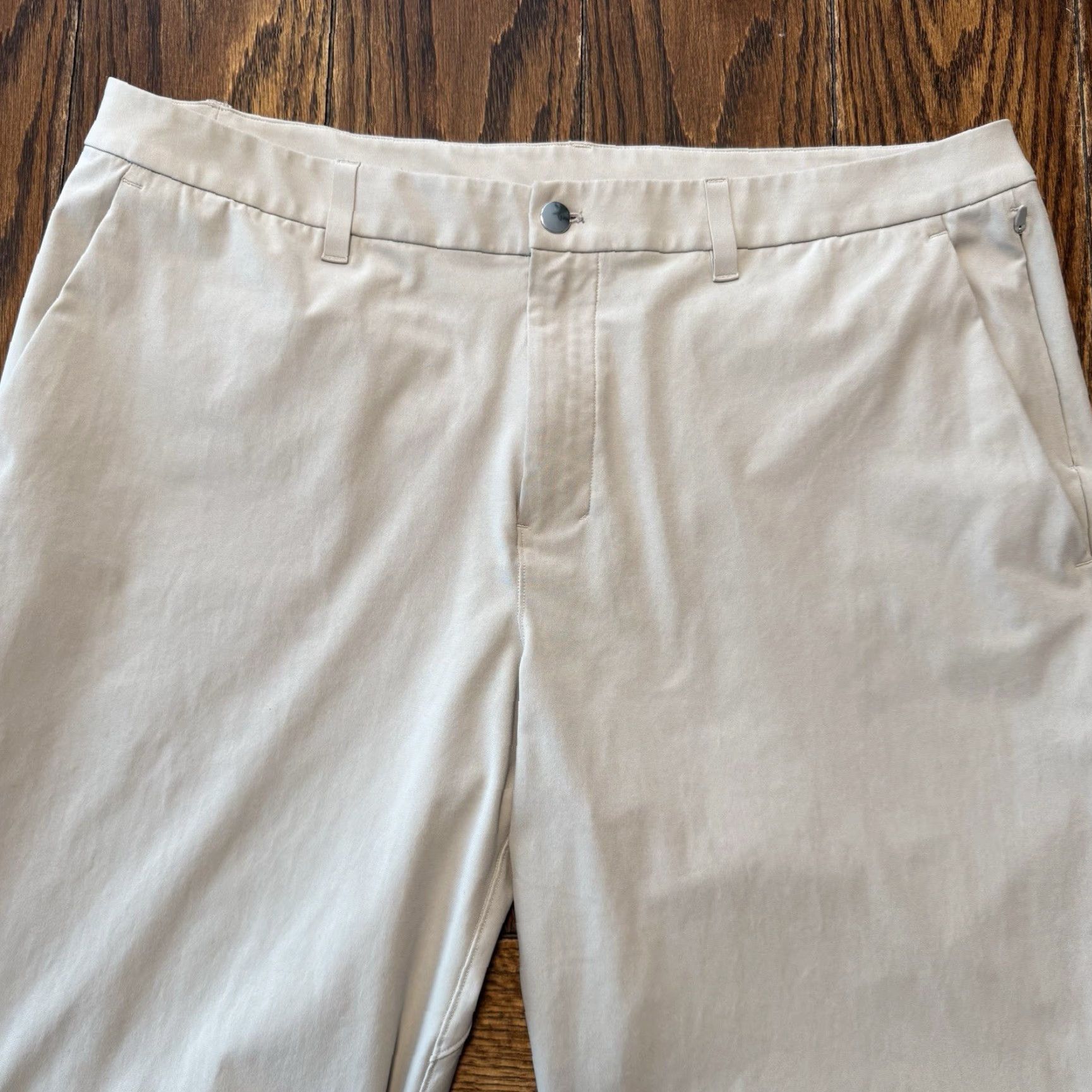 Lululemon Lululemon Men’s Beige Pants Size 38x31 Stretch Zip Pocket Regular Fit Pockets City Classic Golf Hiking Walking Pants Mens BeIge (Regular) Size US 38 / EU 54 - 3 Thumbnail