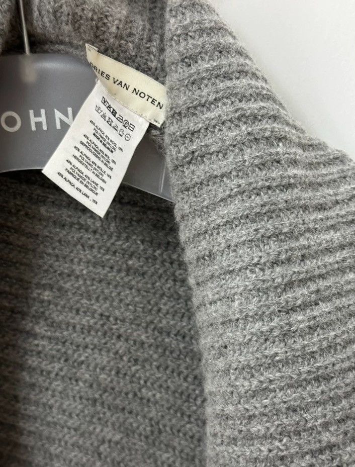 Dries Van Noten Dries van noten Knitted wool shawl 2412-Nextarrow Size US M / EU 48-50 / 2 - 4 Thumbnail