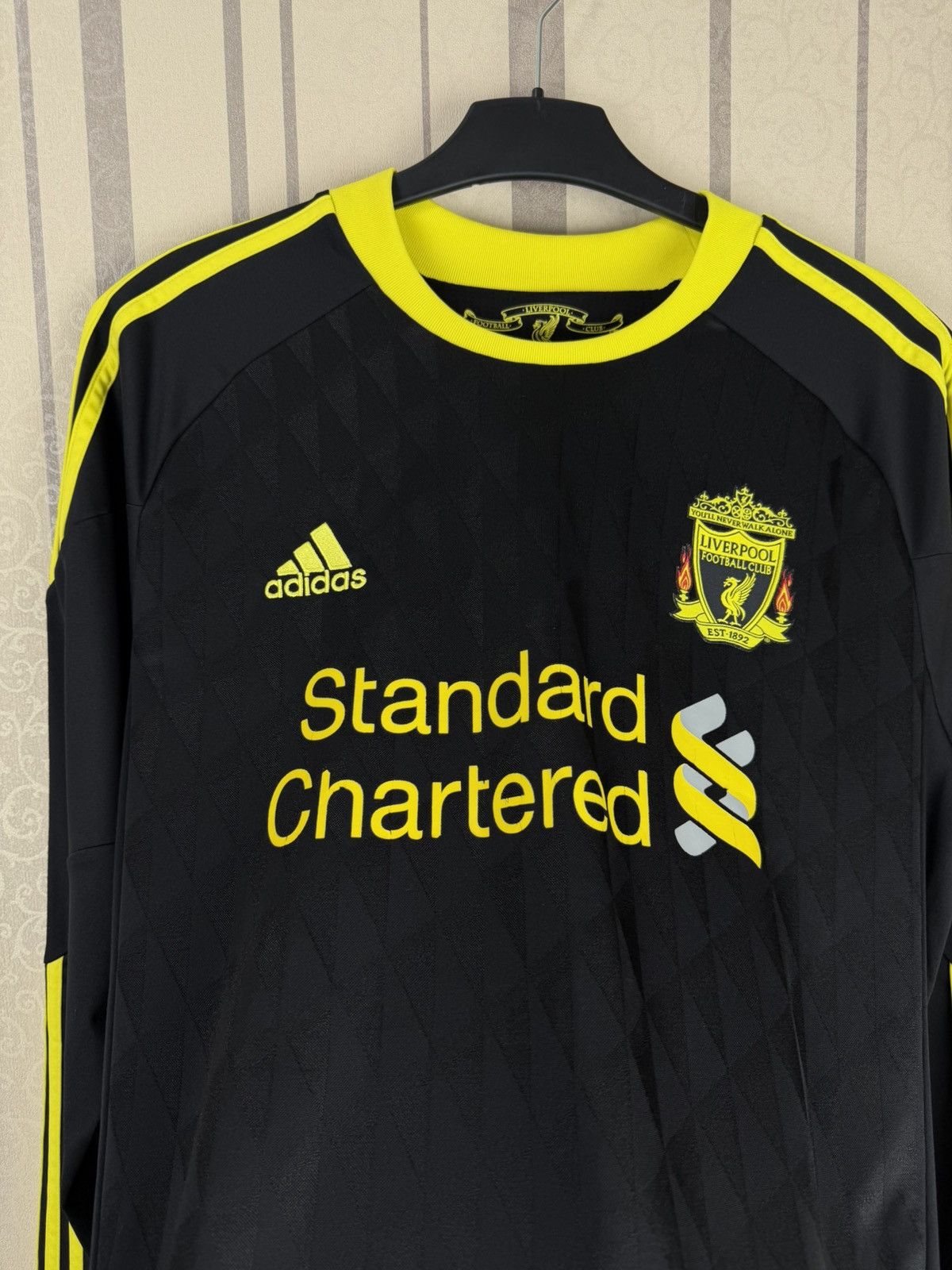 Adidas Liverpool 2010/2011 football shirt soccer jersey Size US M / EU 48-50 / 2 - 10 Thumbnail