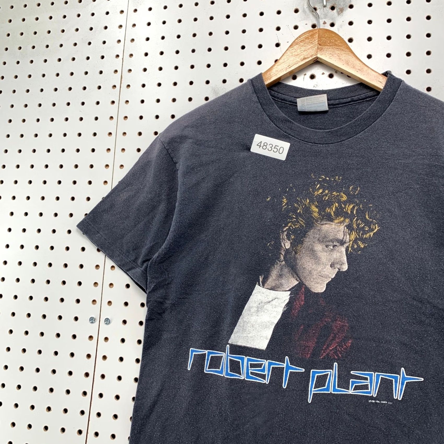 Hanes VINTAGE Robert Plant Led Zeppelin T Shirt Mens L Black 1985 Rock Band USA Mens L Black Size US L / EU 52-54 / 3 - 5 Thumbnail