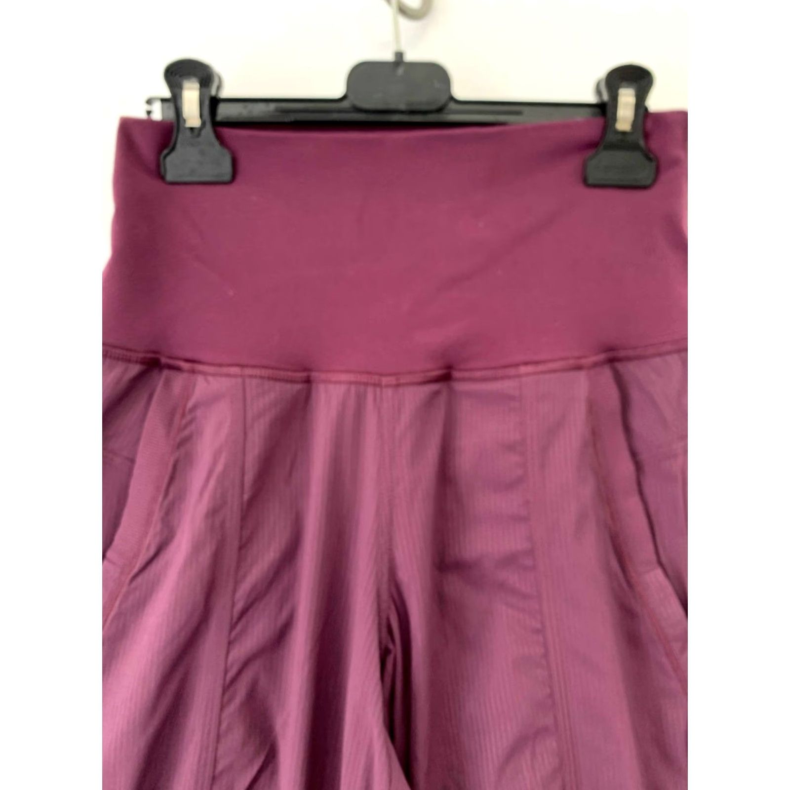 Lululemon Lululemon Burgundy Dance Studio Crop Pants Sz 4 High Waist Relaxed Fit #P6 Size 27" / US 4 / IT 40 - 3 Thumbnail