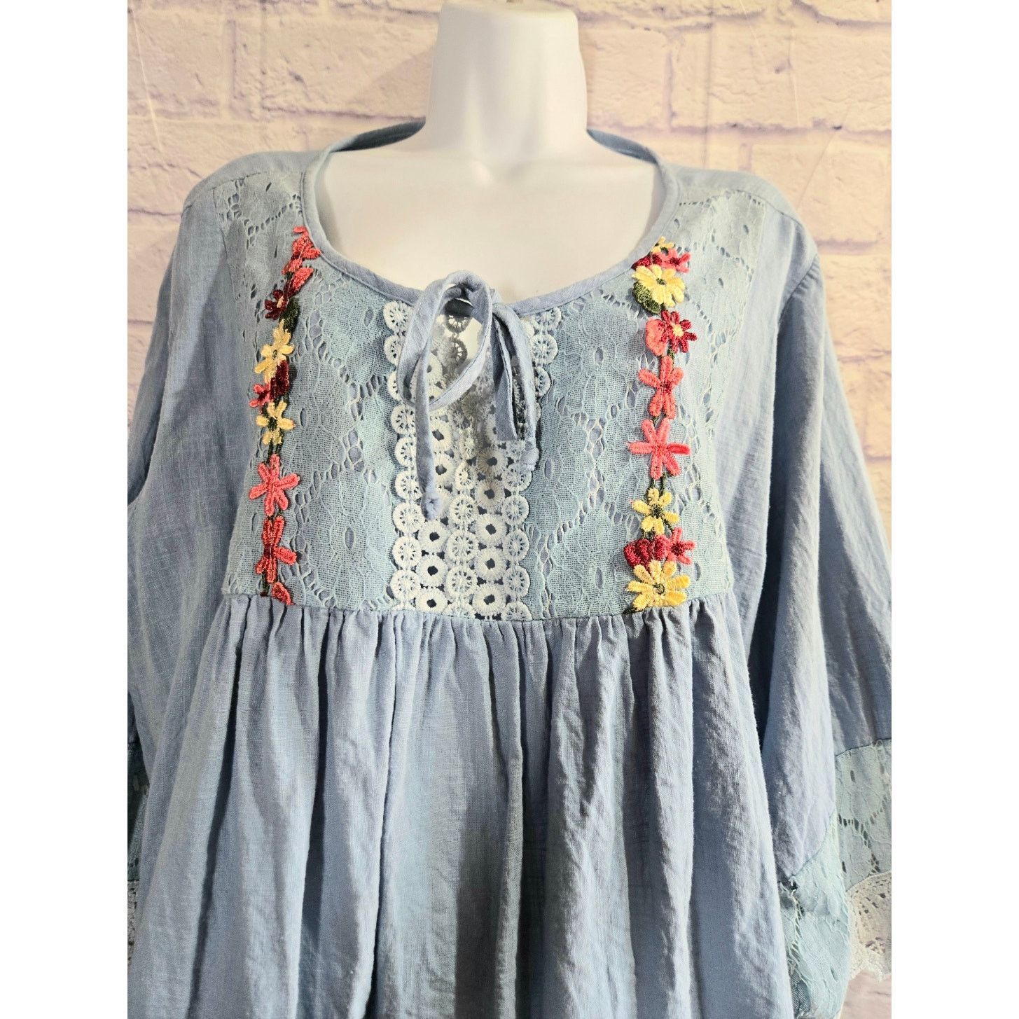 Other Blue Floral Bodice 3/4 Lace Trim Hem Top 3X Plus Lightweight Size 3XL / US 20-22 - 2 Thumbnail