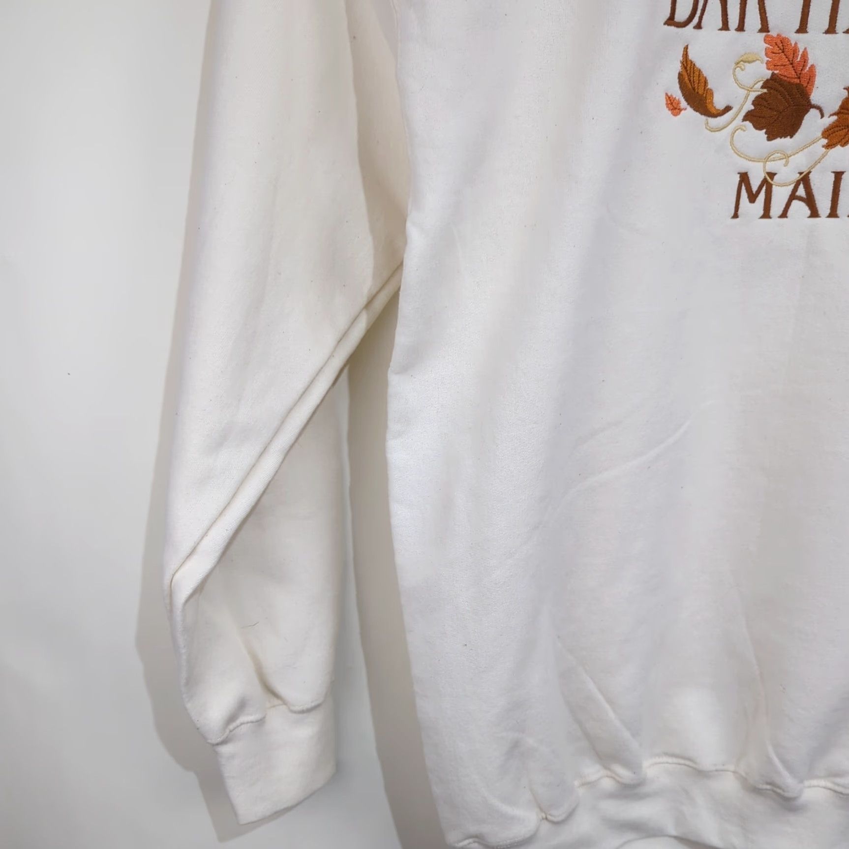 Gildan VINTAGE Gildan Sweatshirt Crew Neck Unisex Adults L Cream Embroidered Logo Heavyweight Fall Leaves Bay Harbor Maine Destination Size US L / EU 52-54 / 3 - 6 Thumbnail
