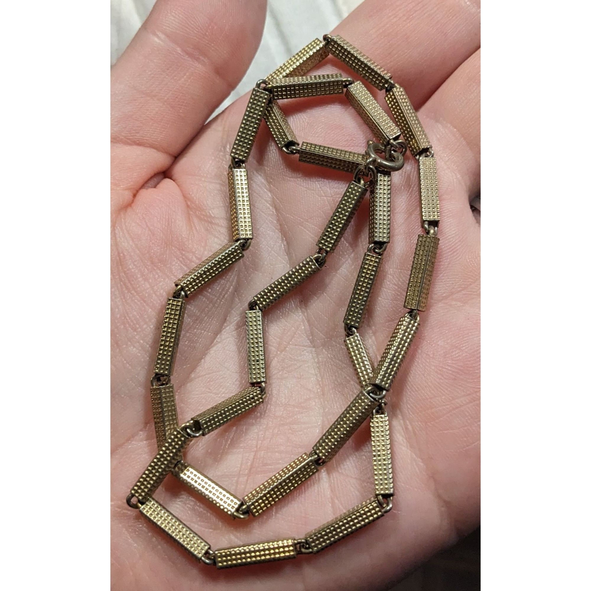 Other Vintage Rectangular Tube Chain Necklace Gold Tone With Textu Size ONE SIZE - 4 Thumbnail