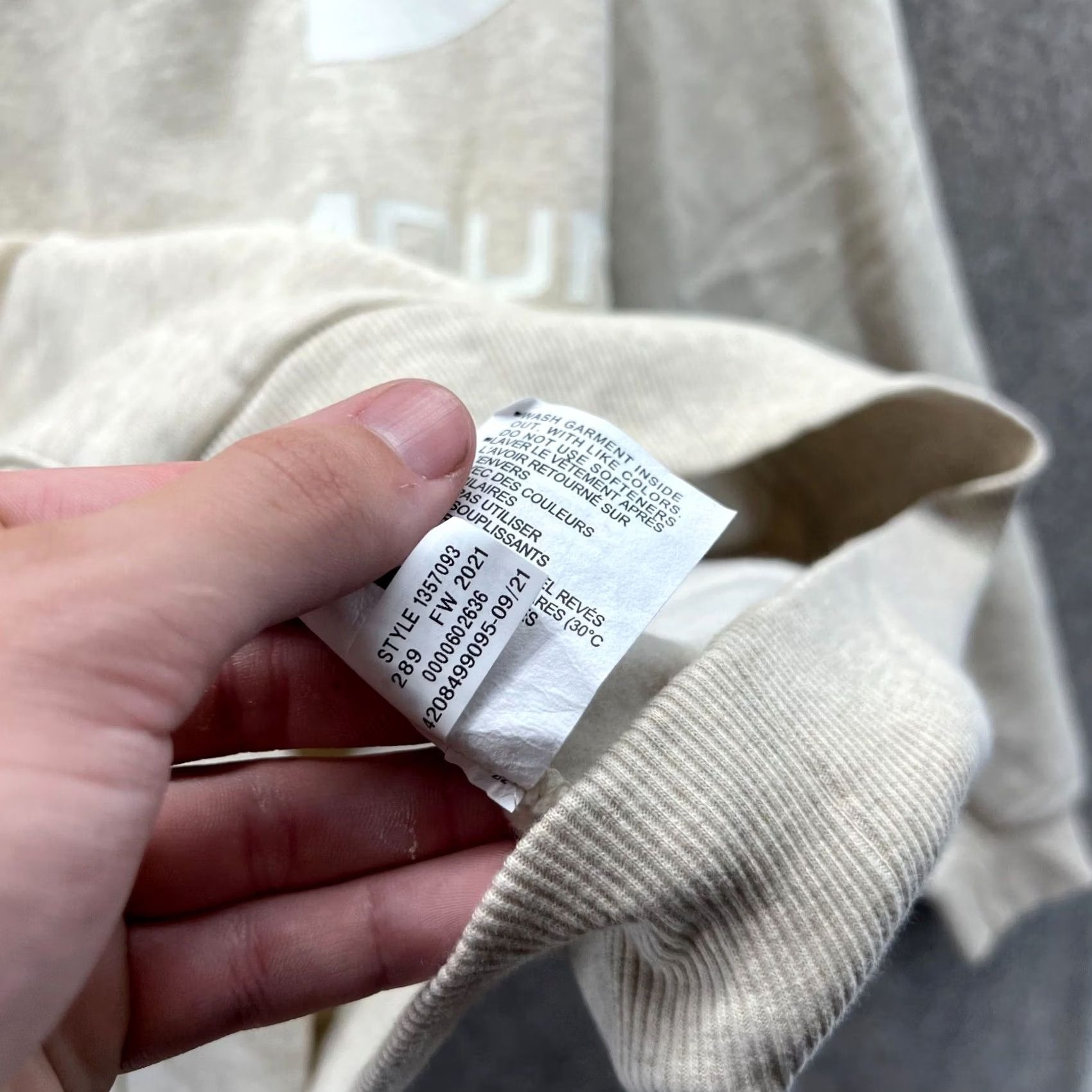 Under Armour VINTAGE? No. Under Armour Hoodie Mens XL Pullover Fleece Beig? (Converted: Beige) Size US XL / EU 56 / 4 - 7 Thumbnail