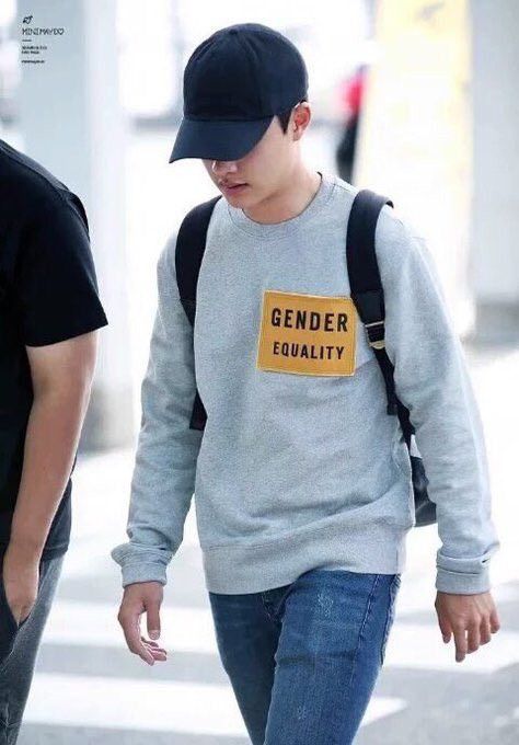 Acne Studios Acne Studios Gender Equality Sweatshirt Size US S / EU 44-46 / 1 - 2 Thumbnail