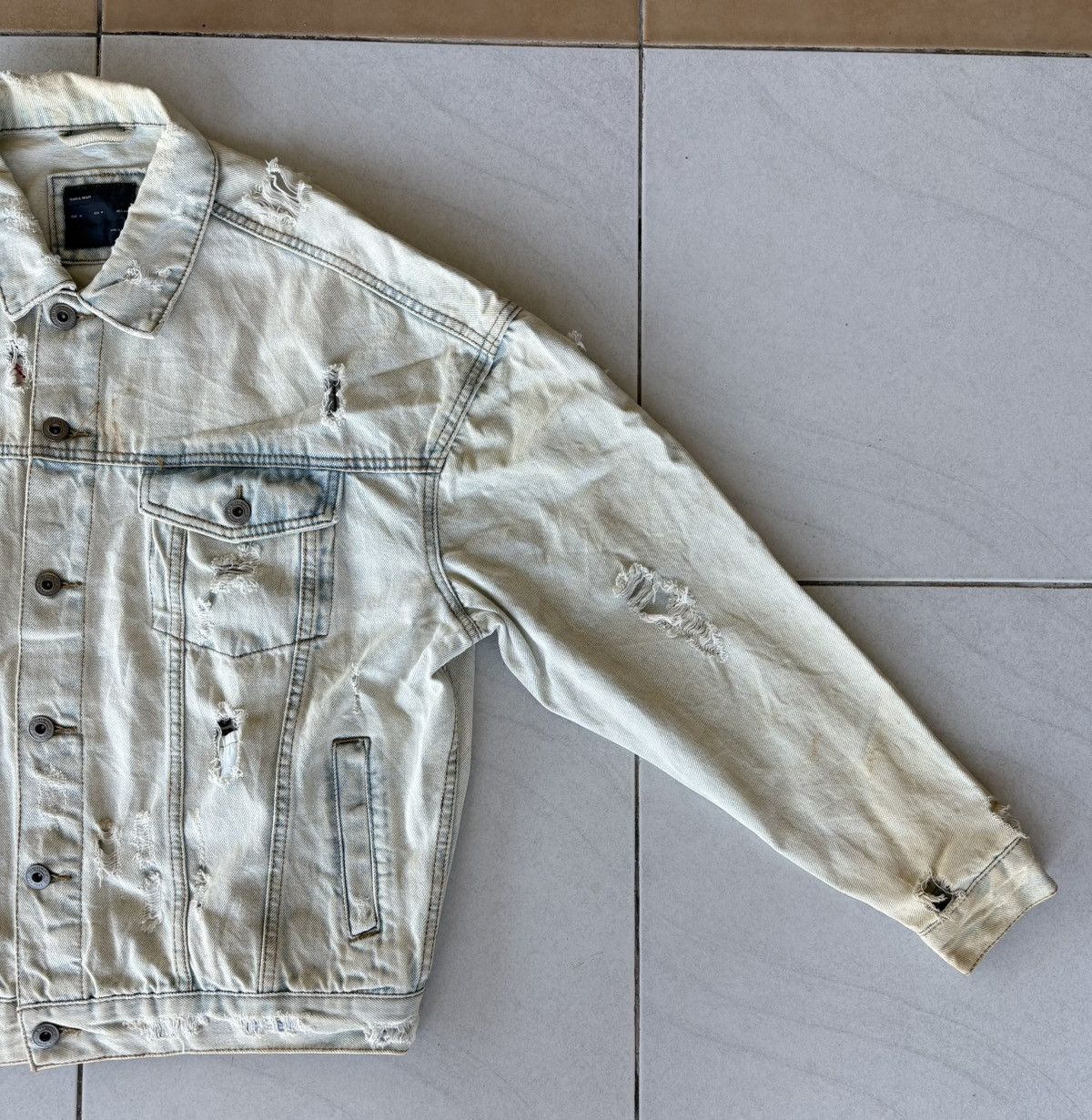 Zara Zara Man Denim Jacket With Two Rose Logo Distressed Denim Size US M / EU 48-50 / 2 - 5 Thumbnail