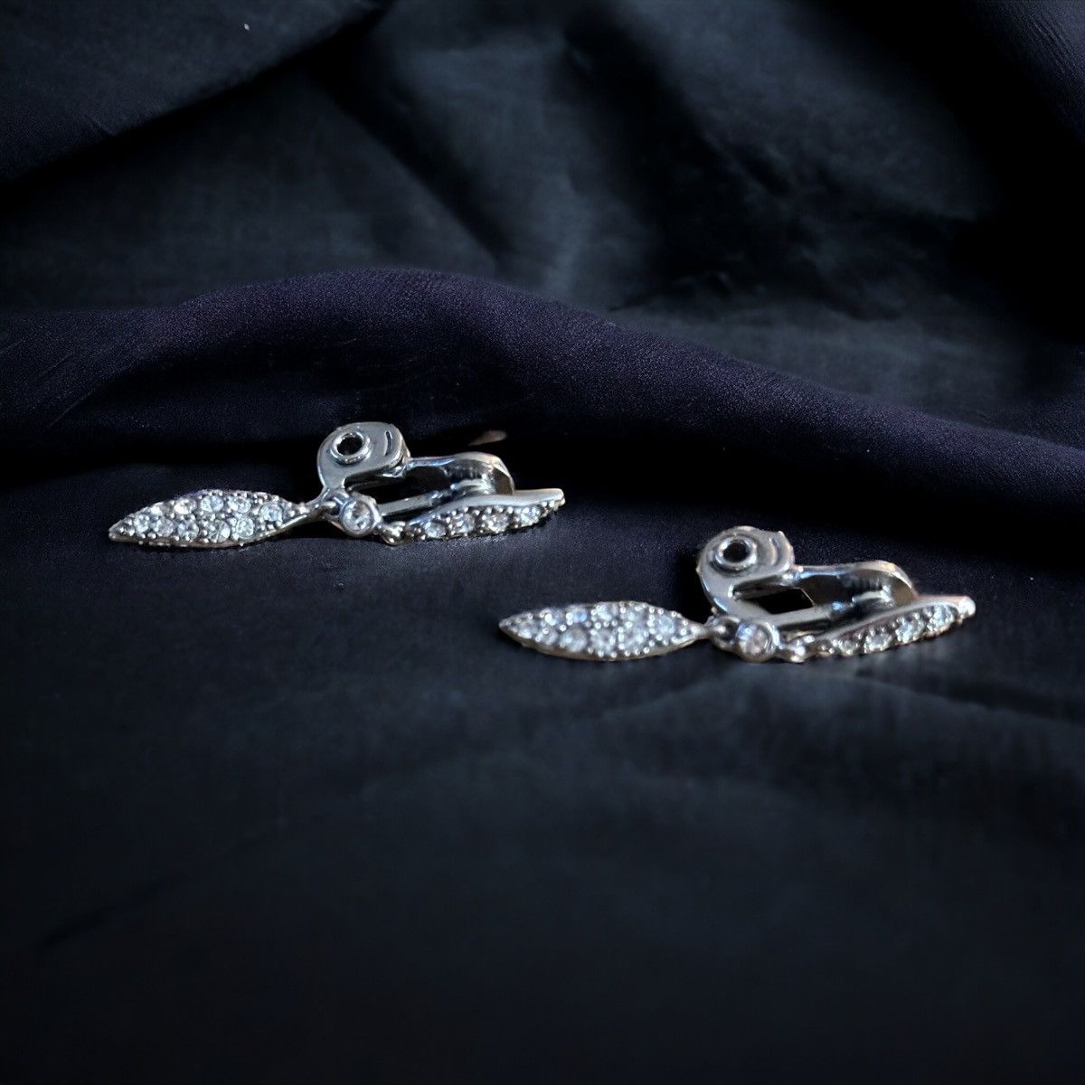 Monet Vintage Monet paved double leaves clip on dangle earrings Size ONE SIZE - 3 Thumbnail