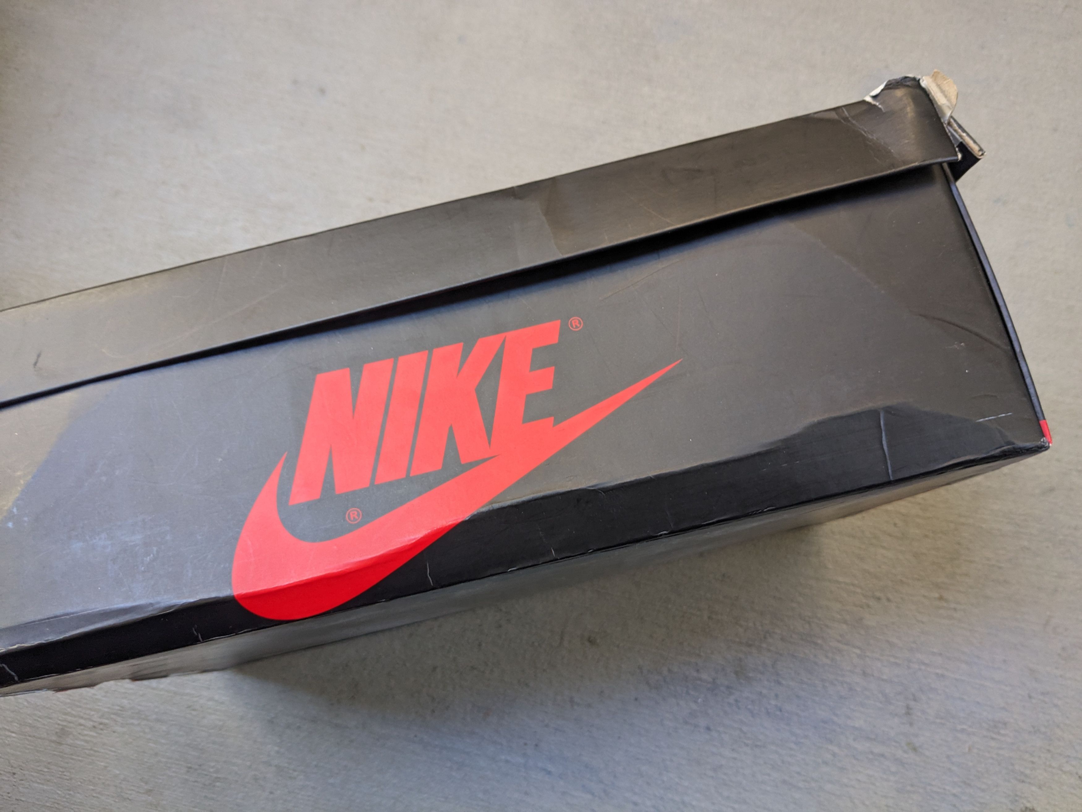 Jordan Brand Nike Air Jordan Retro 1 High OG Royal Size 11 555088-007 Size US 11 / EU 44 - 22 Thumbnail