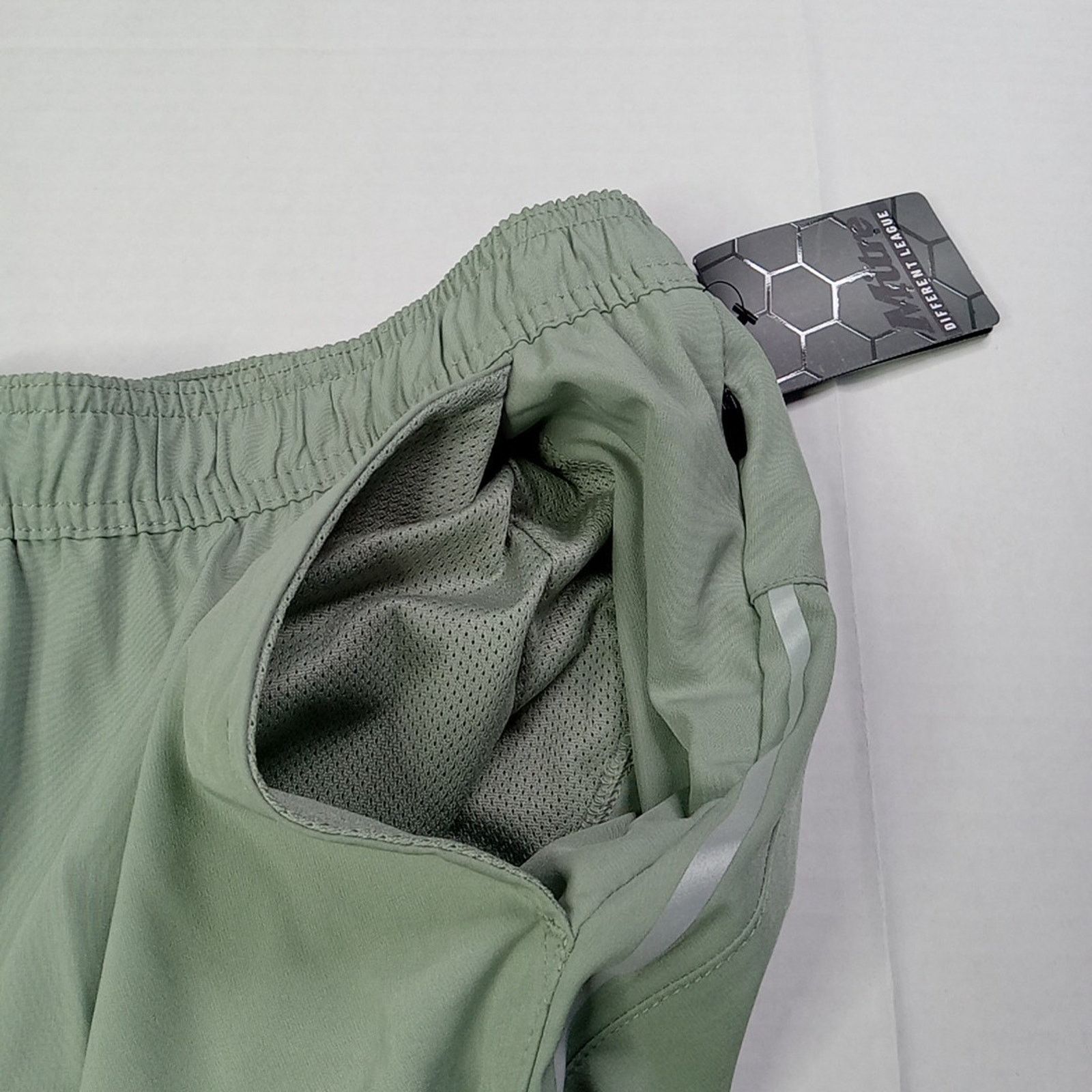 Other Mitre Men’s XL Elastic Waist Green Shorts With 7” Inseam NWT Size US 38 / EU 54 - 2 Thumbnail