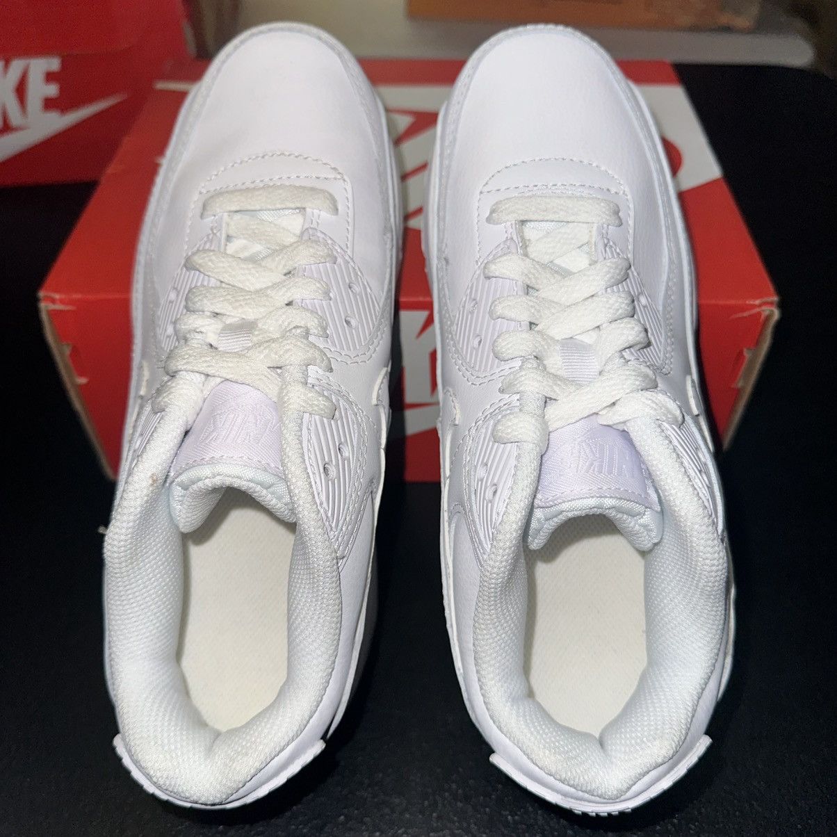 Nike Size 4Y (5.5W) -Nike Air Max 90 (GS) Triple White CD6864-100 Size US 5.5 / IT 35.5 - 3 Thumbnail