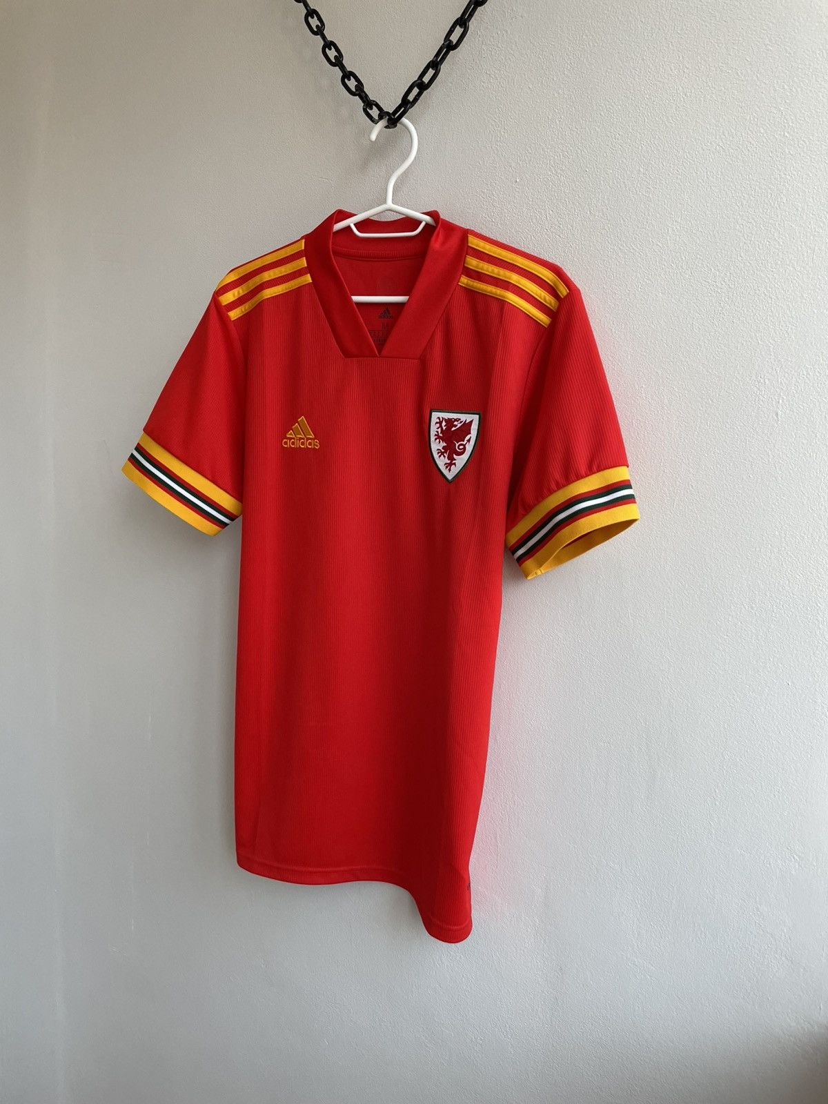 Adidas WALES 2020 2021 HOME FOOTBALL SHIRT SOCCER JERSEY ADIDAS Size US M / EU 48-50 / 2 - 2 Thumbnail