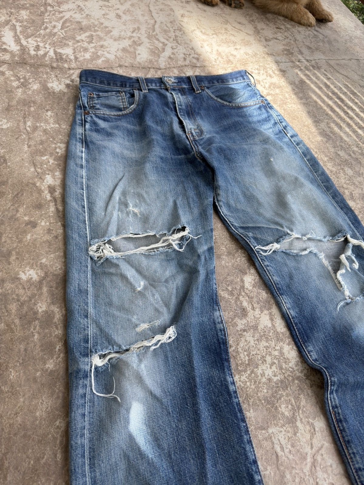 Levi's VINTAGE LEVIS BIG E 502 SELVEDGE DISTRESSED DENIM JEANS Size US 33 - 17 Thumbnail