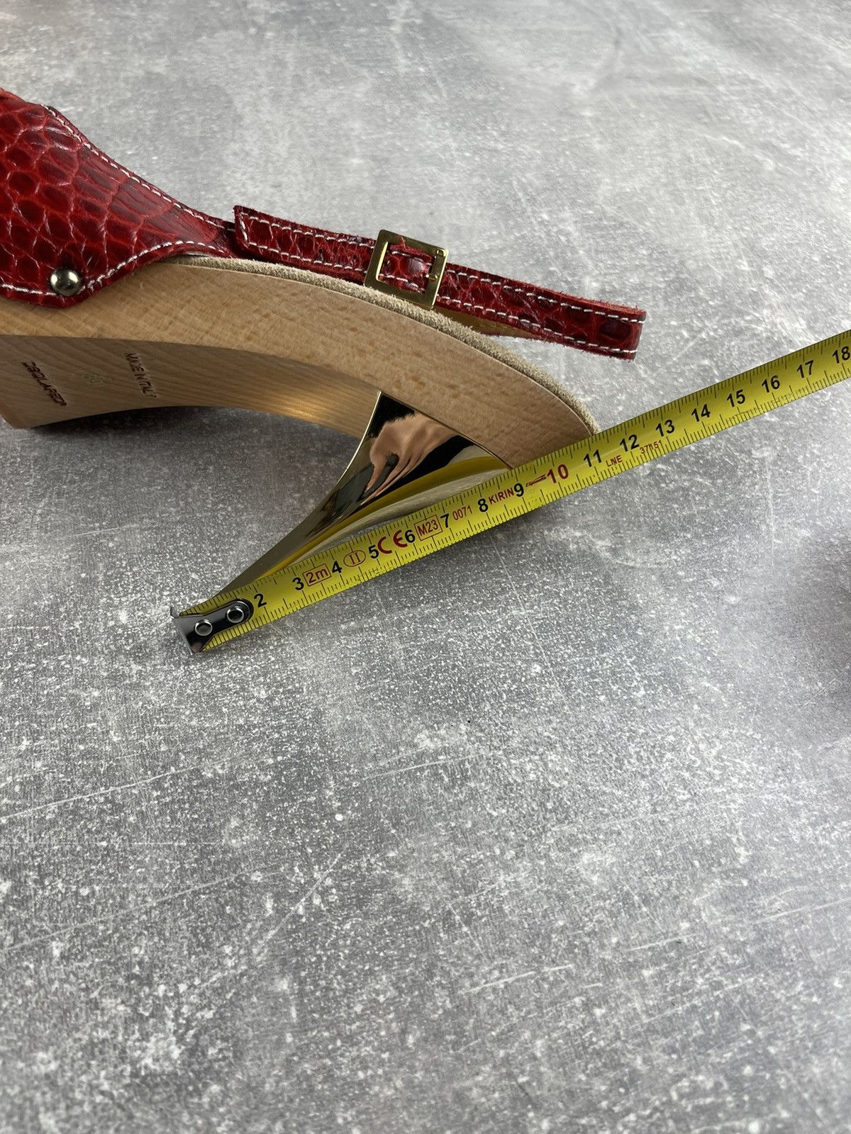 Dsquared2 Vintage Dsquared Archives Red Wood Platform Slingback Heels Size US 9 / IT 39 - 11 Thumbnail