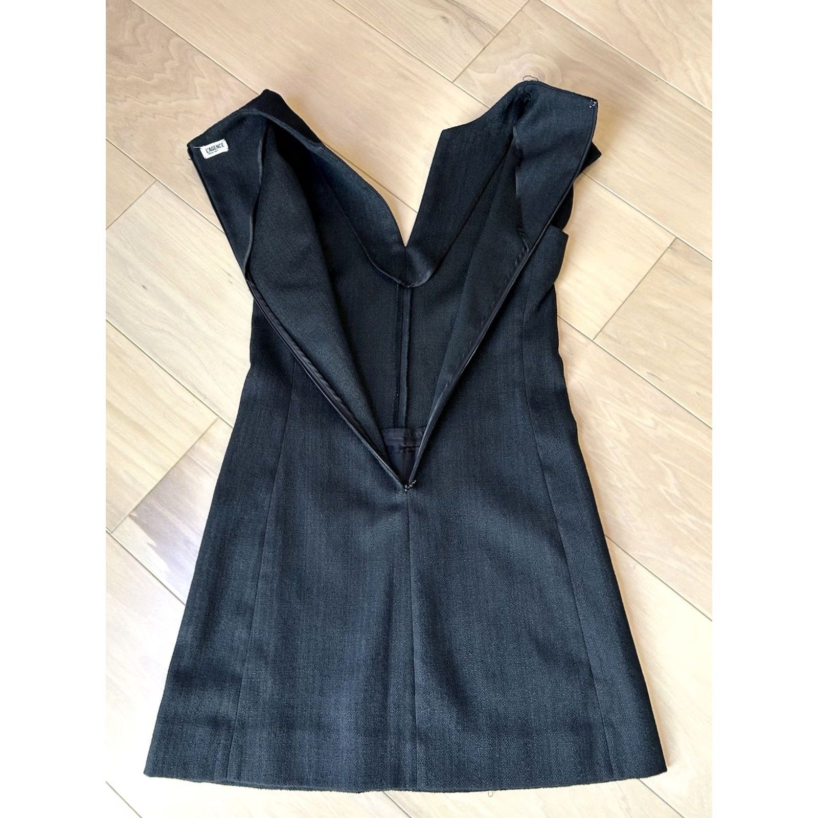 L'AGENCE VINTAGE L’Agence Notch Neck Sheath Dress Cap Sleeve Women’s 2 Dress Knee Length Black Zipper Solid Size XS / US 0-2 / IT 36-38 - 5 Thumbnail