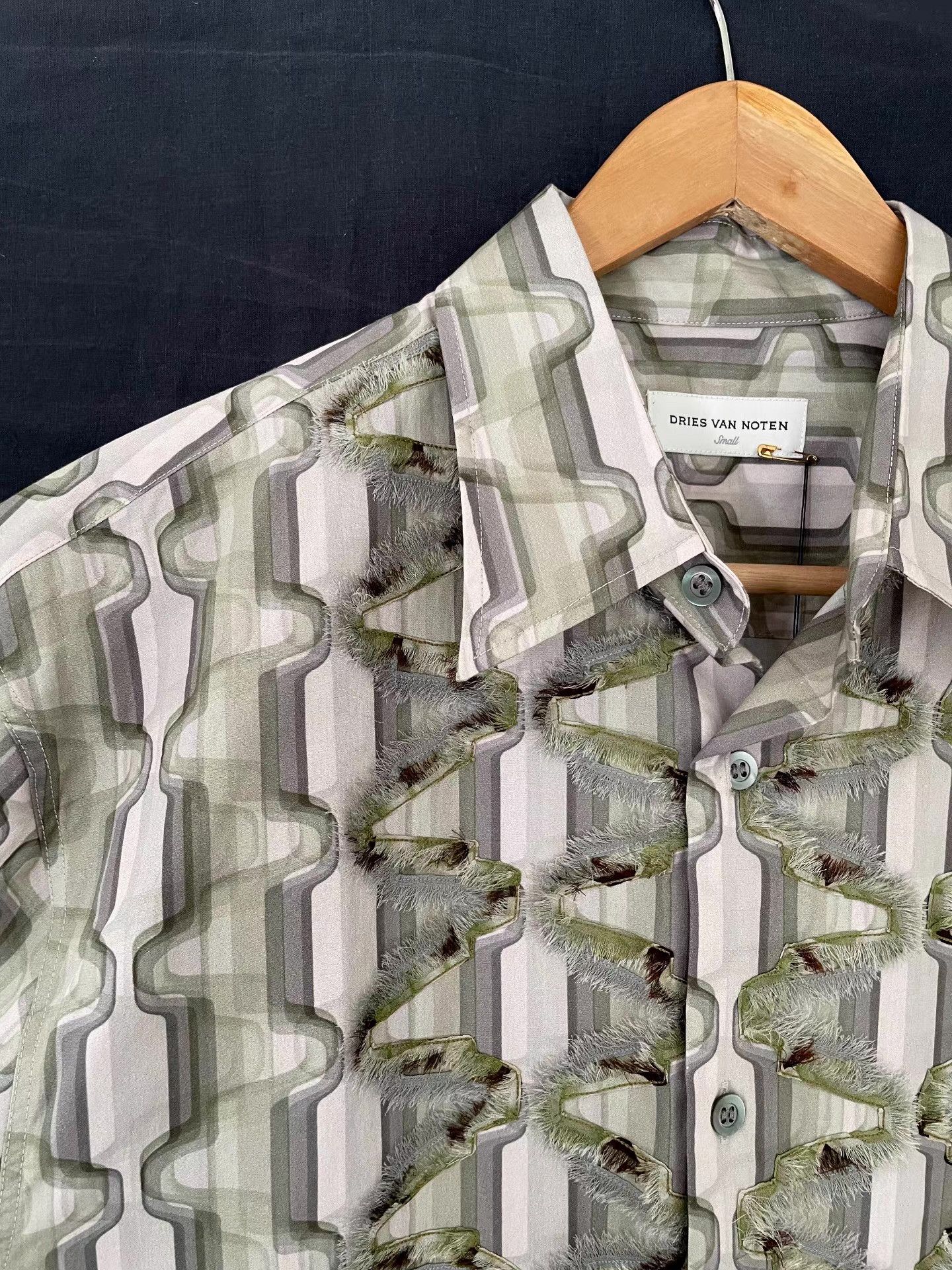 Dries Van Noten Dries Van Noten 24SS Printed Short-Sleeve Ｑ21 Size US S / EU 44-46 / 1 - 3 Thumbnail