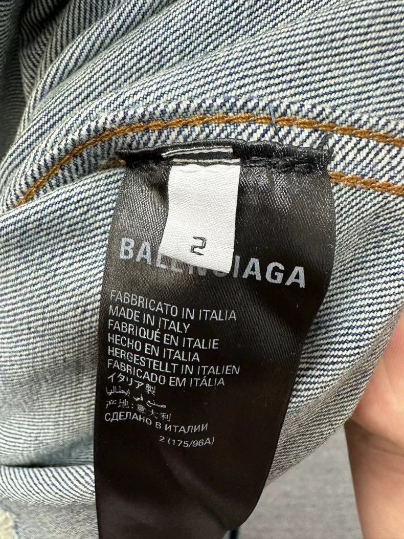 Balenciaga Balenciaga Graffiti Distressed Denim Jacket Size US L / EU 52-54 / 3 - 4 Thumbnail
