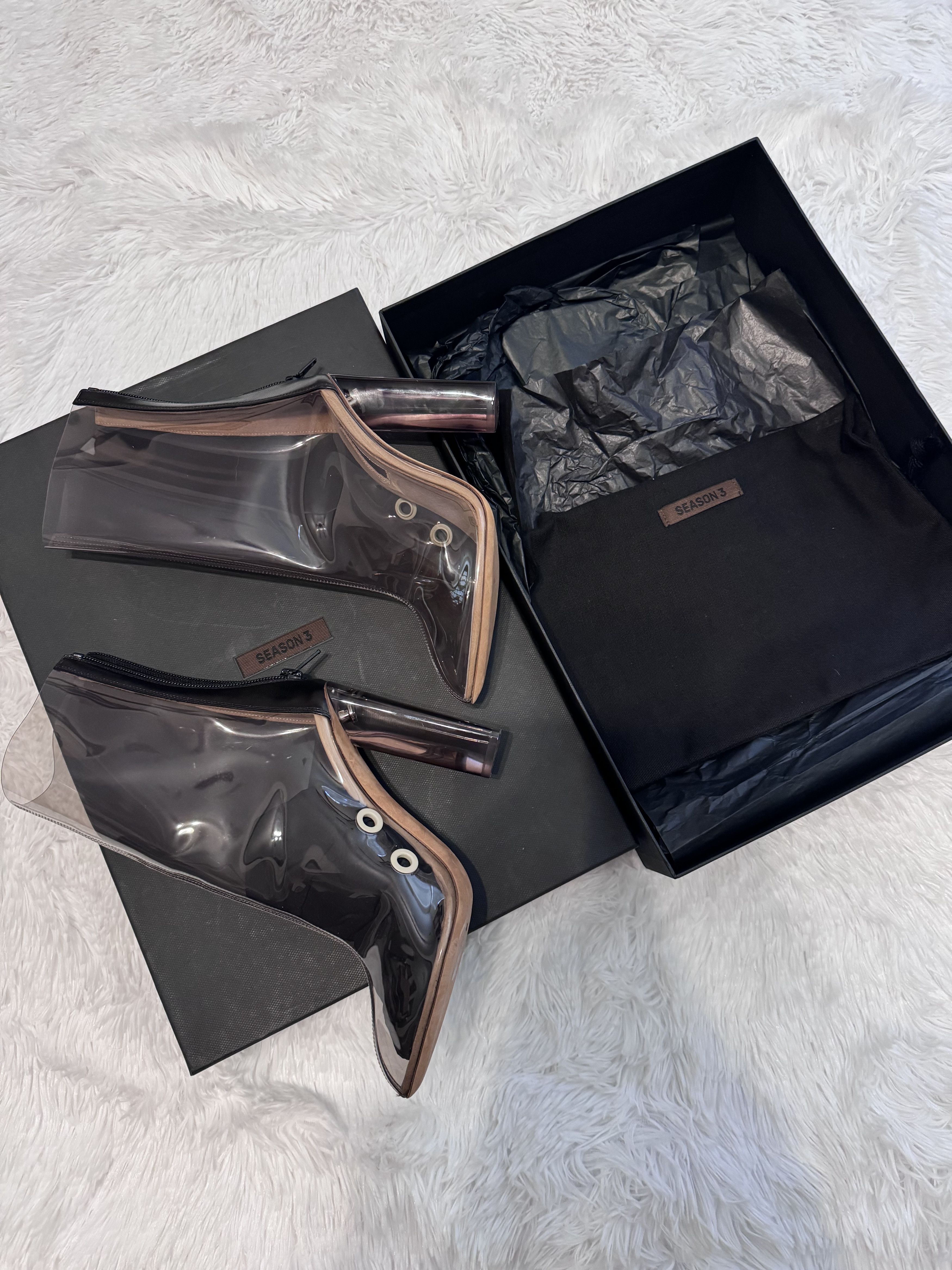 Yeezy Smoke pvc ankle boot-plexi smoked heel Size US 7 / IT 37 - 2 Thumbnail