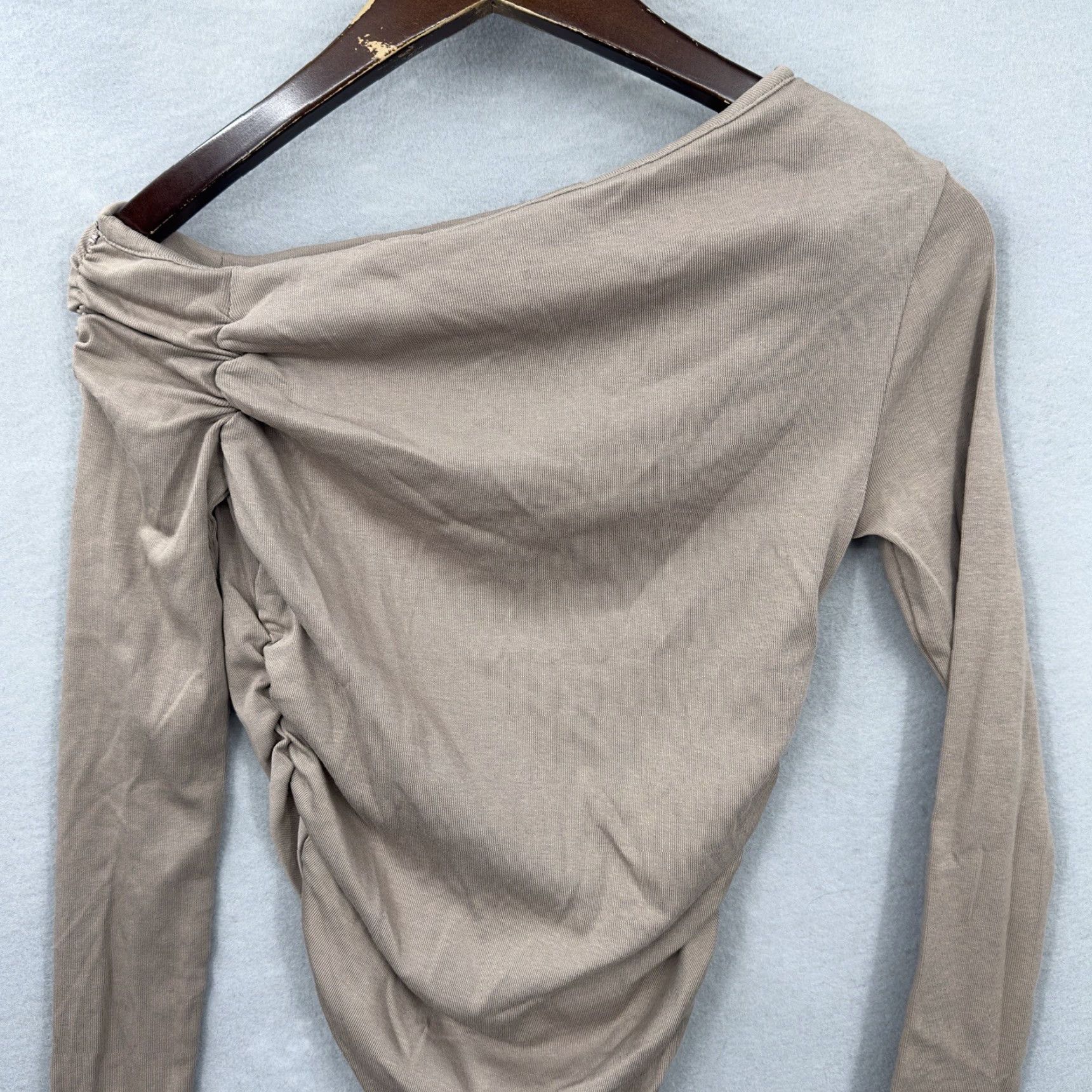 Zara ZARA Womens Exposed Shoulder Top Small Ribbed Shirt Beige Tan Knit Blouse Bohemian Classic Casual Shirt Size S / US 4 / IT 40 - 4 Thumbnail
