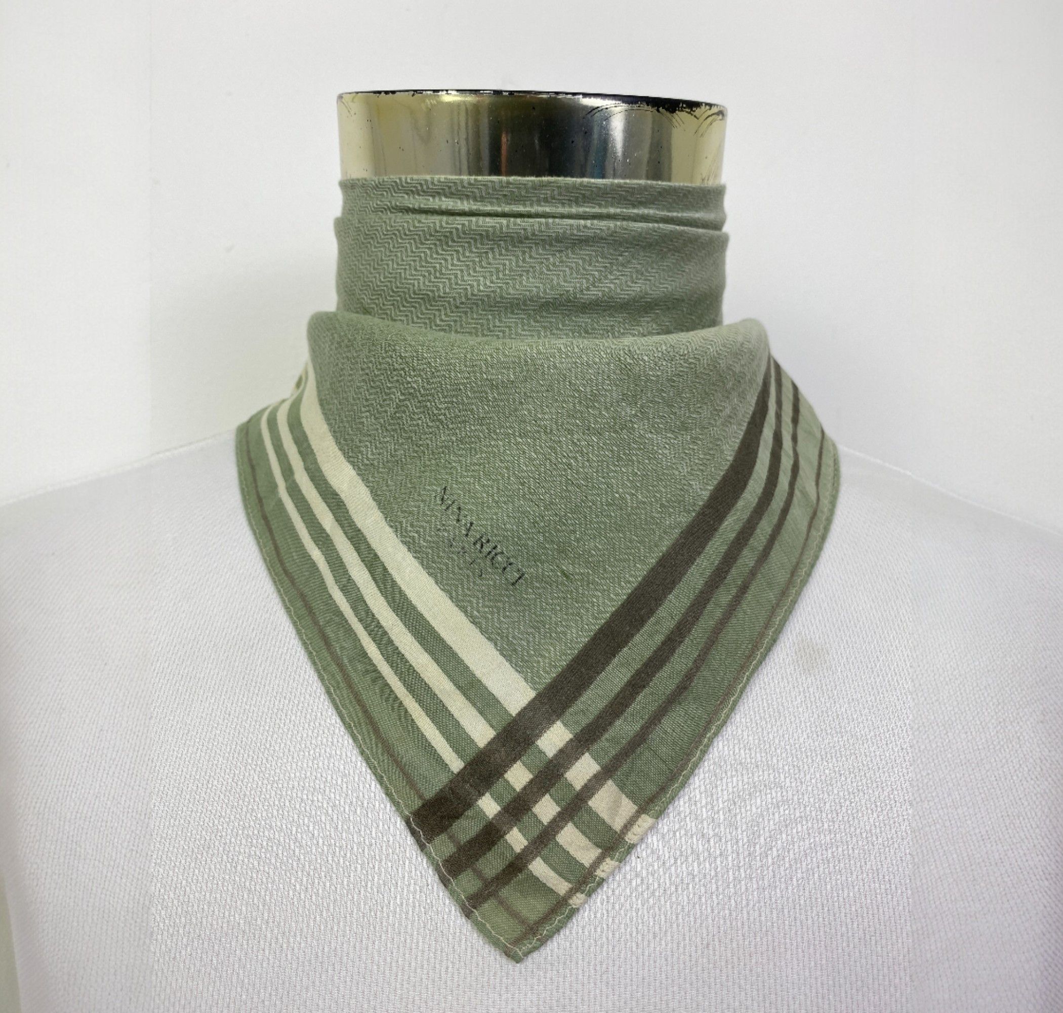 Other Vintage Nina Ricci Handkerchief / Neckerchief HKC1056 Size ONE SIZE - 1 Thumbnail