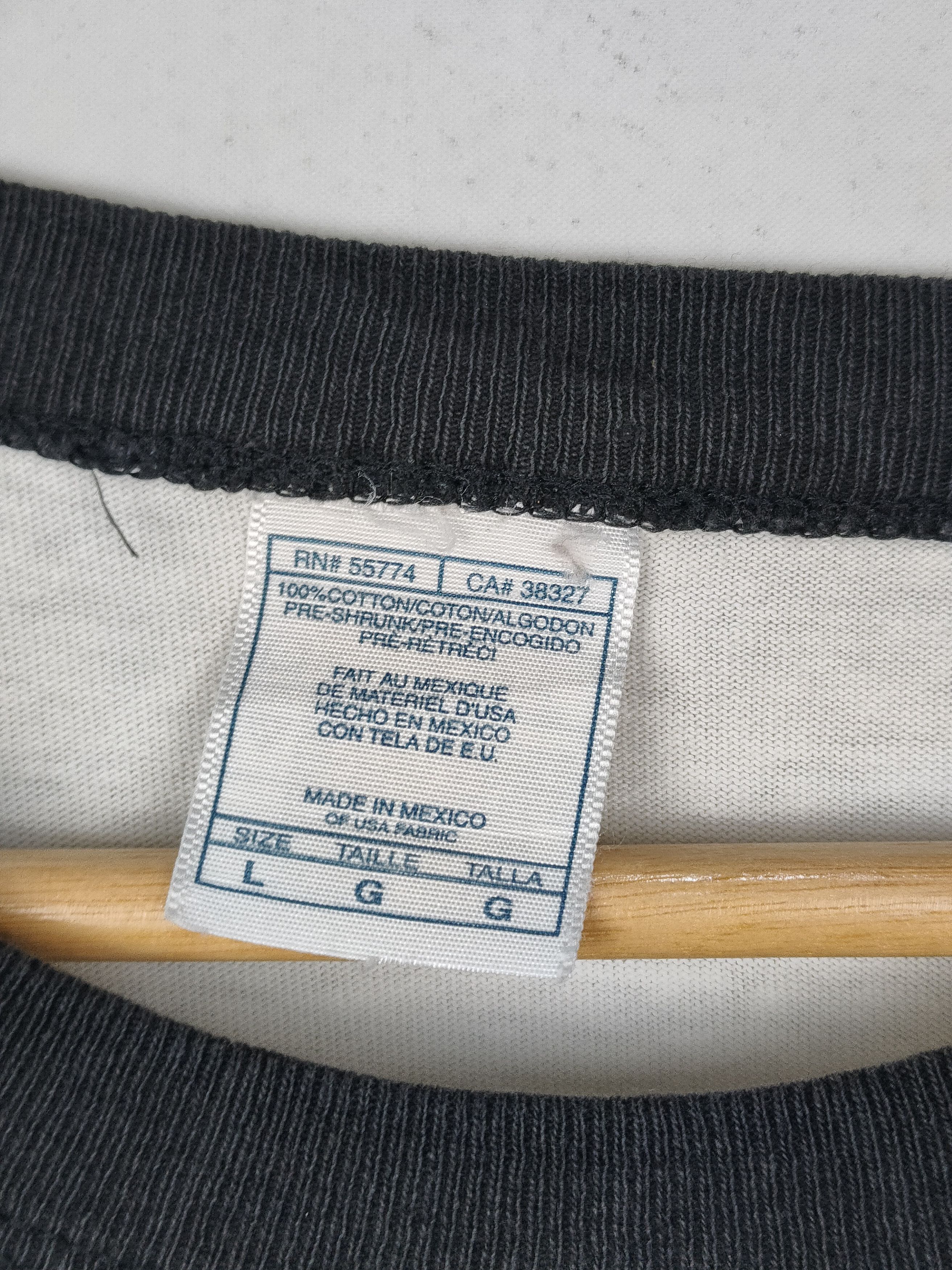 Band Tees vintage Ramones "Meet the Ramones" CBGB raglan T-shirt Size US L / EU 52-54 / 3 - 4 Thumbnail