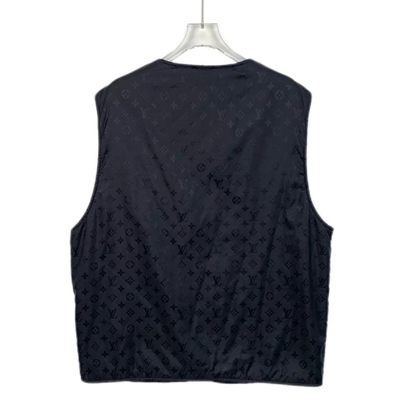 Louis Vuitton Louis Vuitton size 4l Removable knit zip-up jacket with bla Size US M / EU 48-50 / 2 - 6 Thumbnail