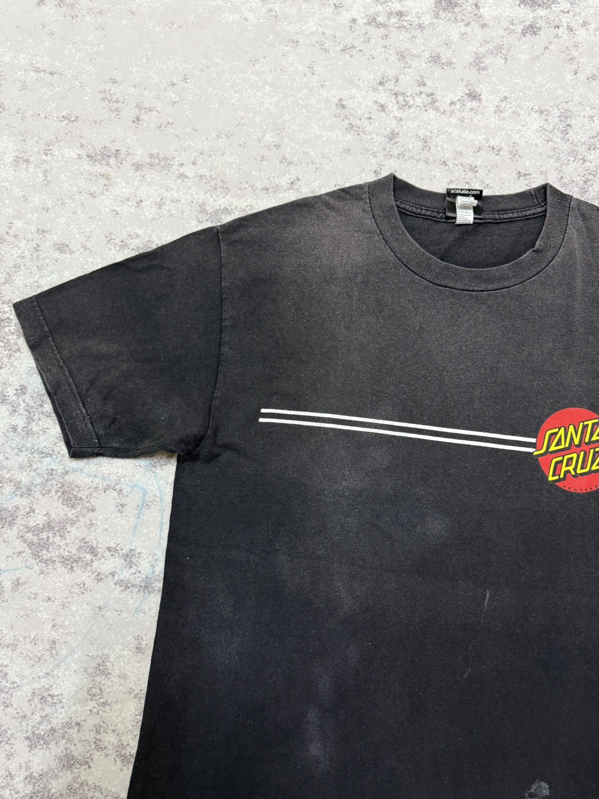 Santa Cruz Skateboards Vintage Santa Cruz Skateboards Sun faded Backhit logo Tshirt Size US M / EU 48-50 / 2 - 5 Thumbnail