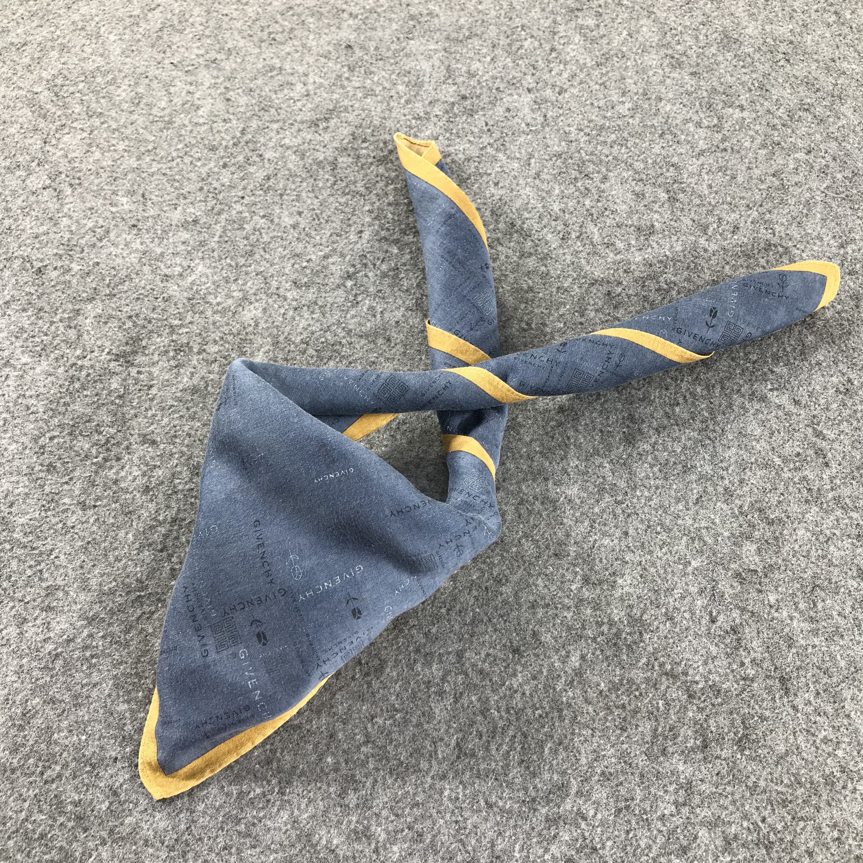 Vintage GiVEncHY Handkerchief Neckerchief Bandana H199 Size ONE SIZE - 2 Thumbnail