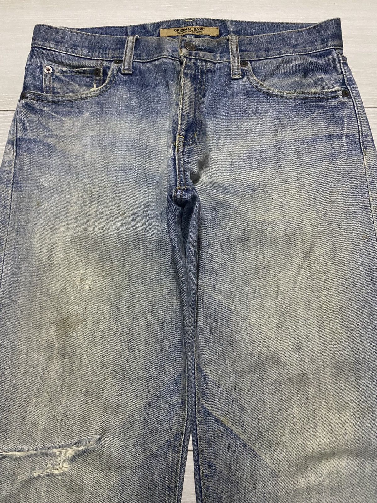 Japanese Brand Vintage Japanese Uniqlo Faded Wash Distressed Loose Jeans Size US 32 / EU 48 - 3 Thumbnail