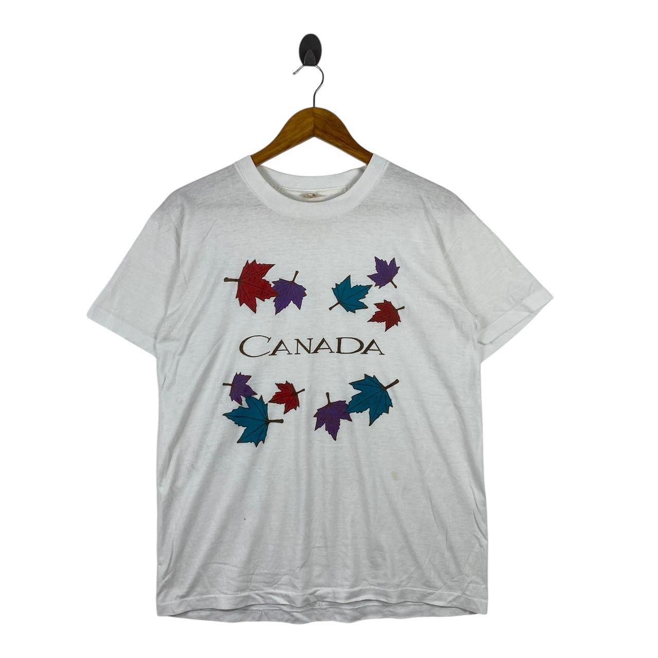 Vintage Vintage 90’ CANADA MAPLE LEAF Illustration Art Tee Shirt Top Size S / US 4 / IT 40 - 1 Thumbnail