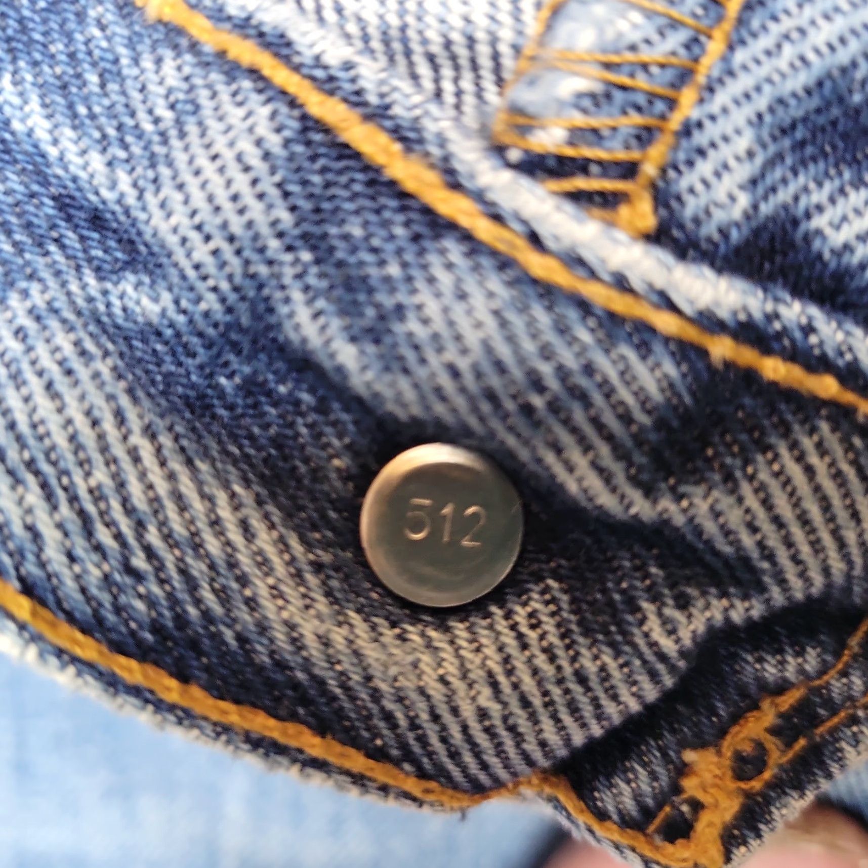 Levi's VINTAGE Levi's Jeans Womens 12 Blue Denim 550 Relaxed Fit Tapered Leg 90s Faded Size 34" / US 12 / IT 48 - 7 Thumbnail