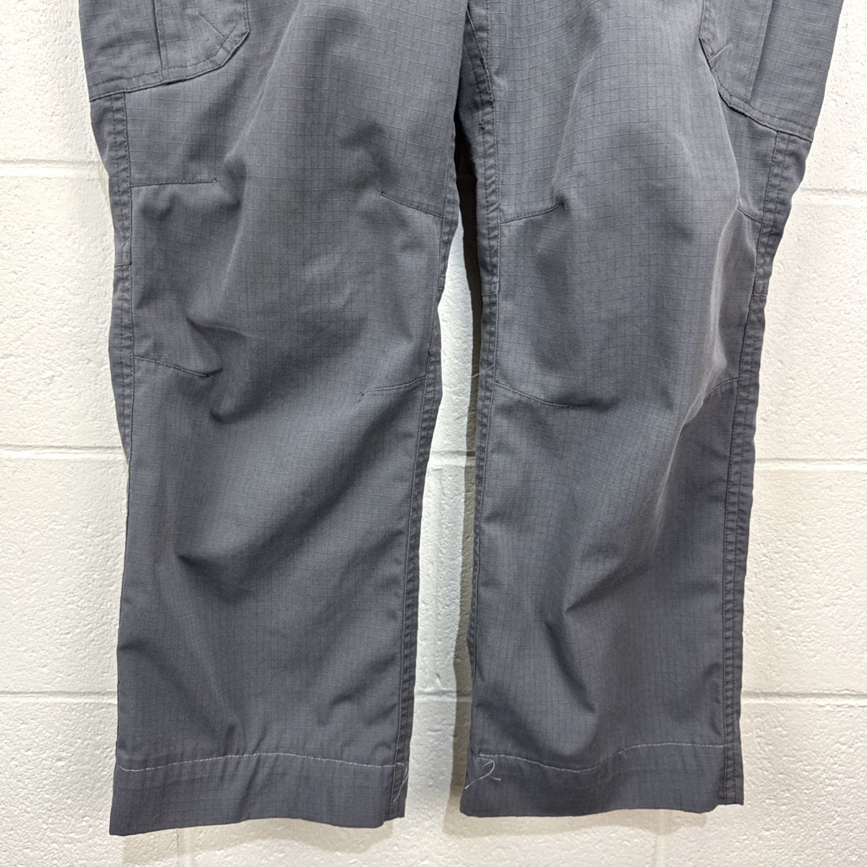 Vintage CQR Mens Cargo Pants Straight Leg Ripstop Outdoor Gray Size 34x28 34 Regular Water Resistant Pockets Khaki 2000s Tactical Men’s Pants Size US 34 / EU 50 - 5 Thumbnail