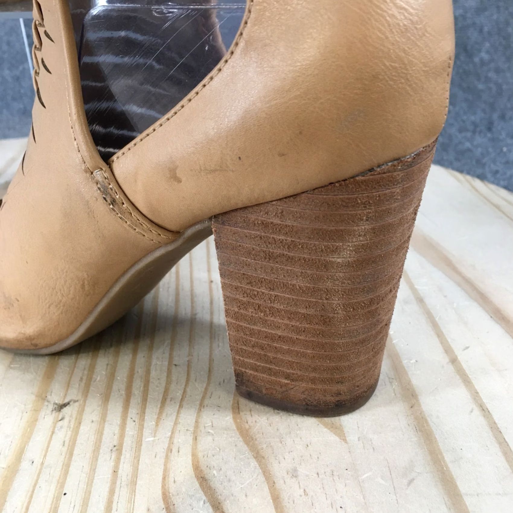 Chinese Laundry Chinese Laundry Boots Womens 8.5 M Block Heels Peep Toe Cutout Bootie Brown Boots Women 8.5 M Brown Block Heel Peep Toe Cutout Casual Shoe Size US 9 / IT 39 - 3 Thumbnail
