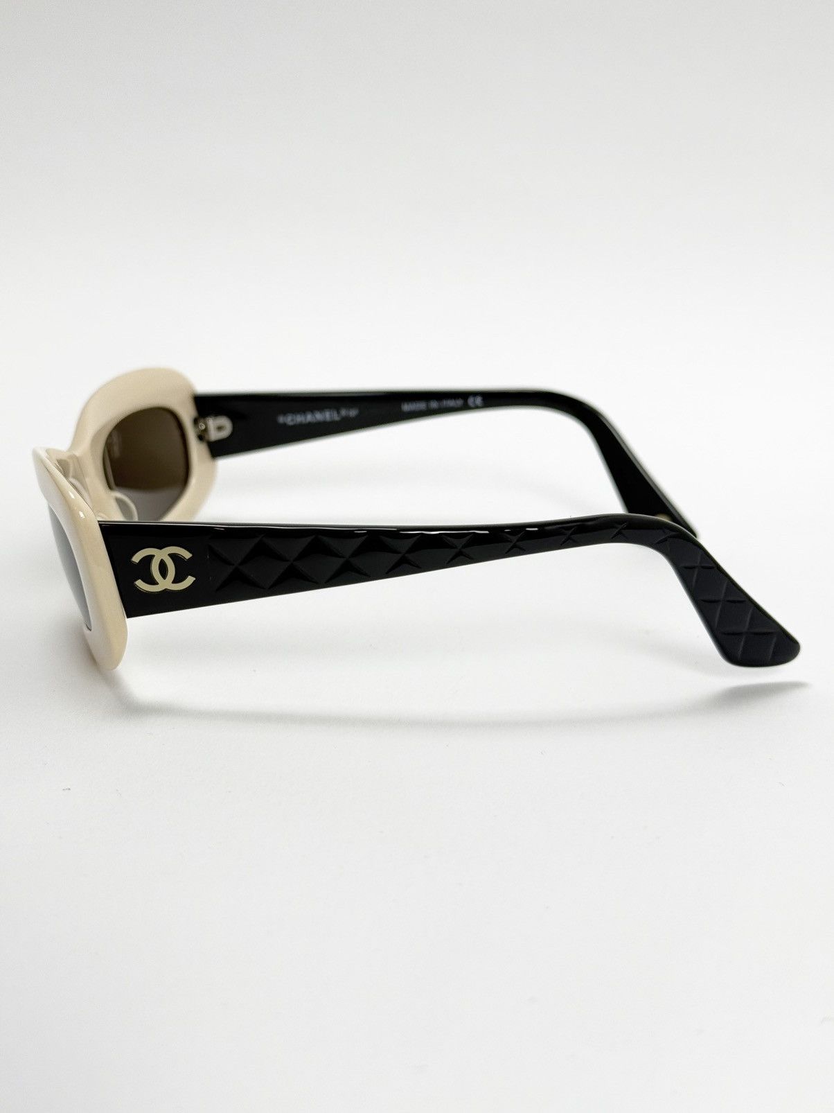 Chanel RARE VINTAGE CHANEL SUNGLASSES Size ONE SIZE - 2 Thumbnail