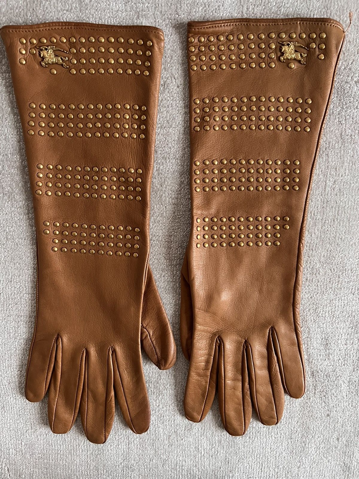 Burberry gloves womens gold fashion