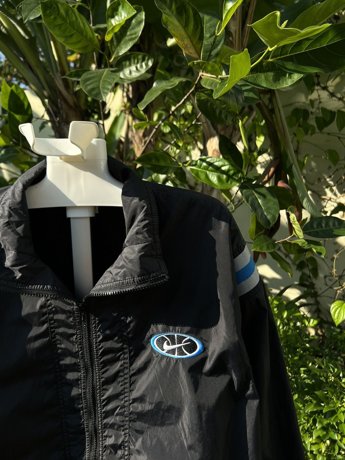 Nike × Vintage 90's NIKE RARE BASKETBALL RETRO Y2K SWOOSH LOGO JACKET Size US M / EU 48-50 / 2 - 3 Thumbnail
