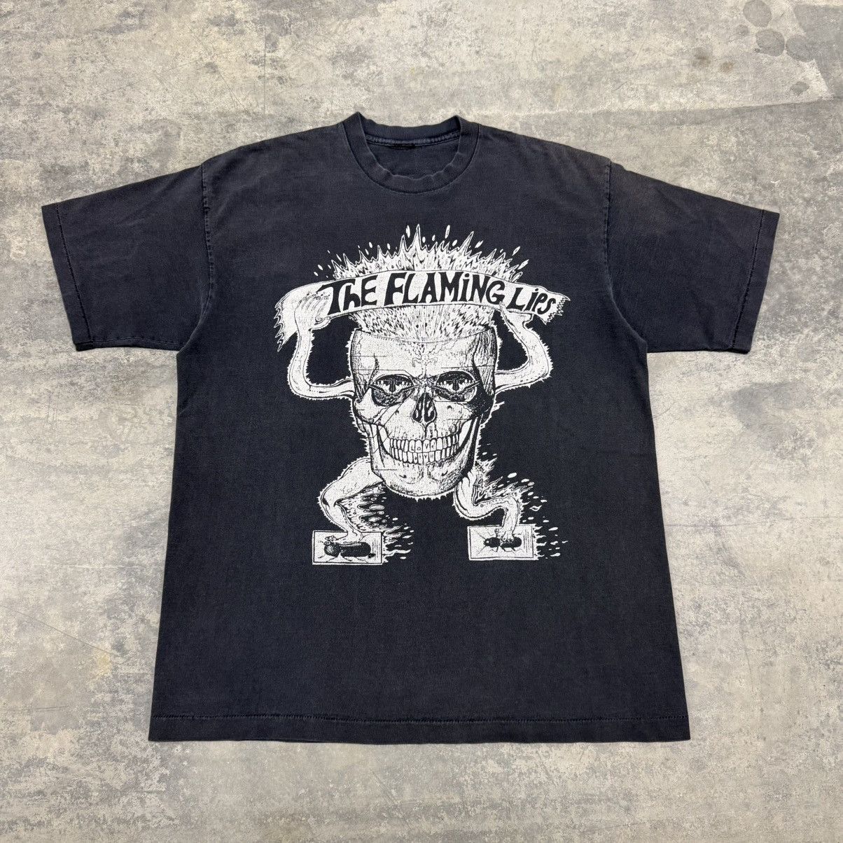 Vintage 1995 Vintage Flaming Lips Skull Evil Music Faded Band Tee Size US XL / EU 56 / 4 - 1 Thumbnail